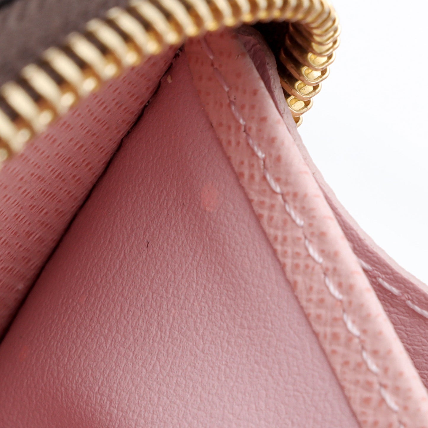 Louis Vuitton Monogram Canvas Zippy Wallet (SHF-NtLd68)