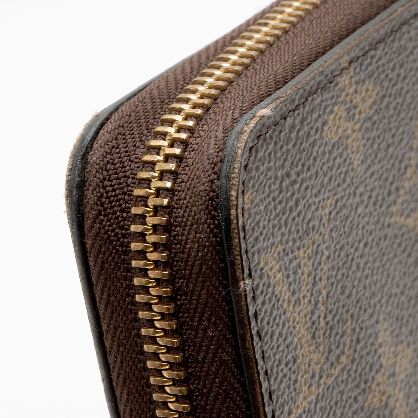 Louis Vuitton Monogram Canvas Zippy Wallet (SHF-oefzl9)