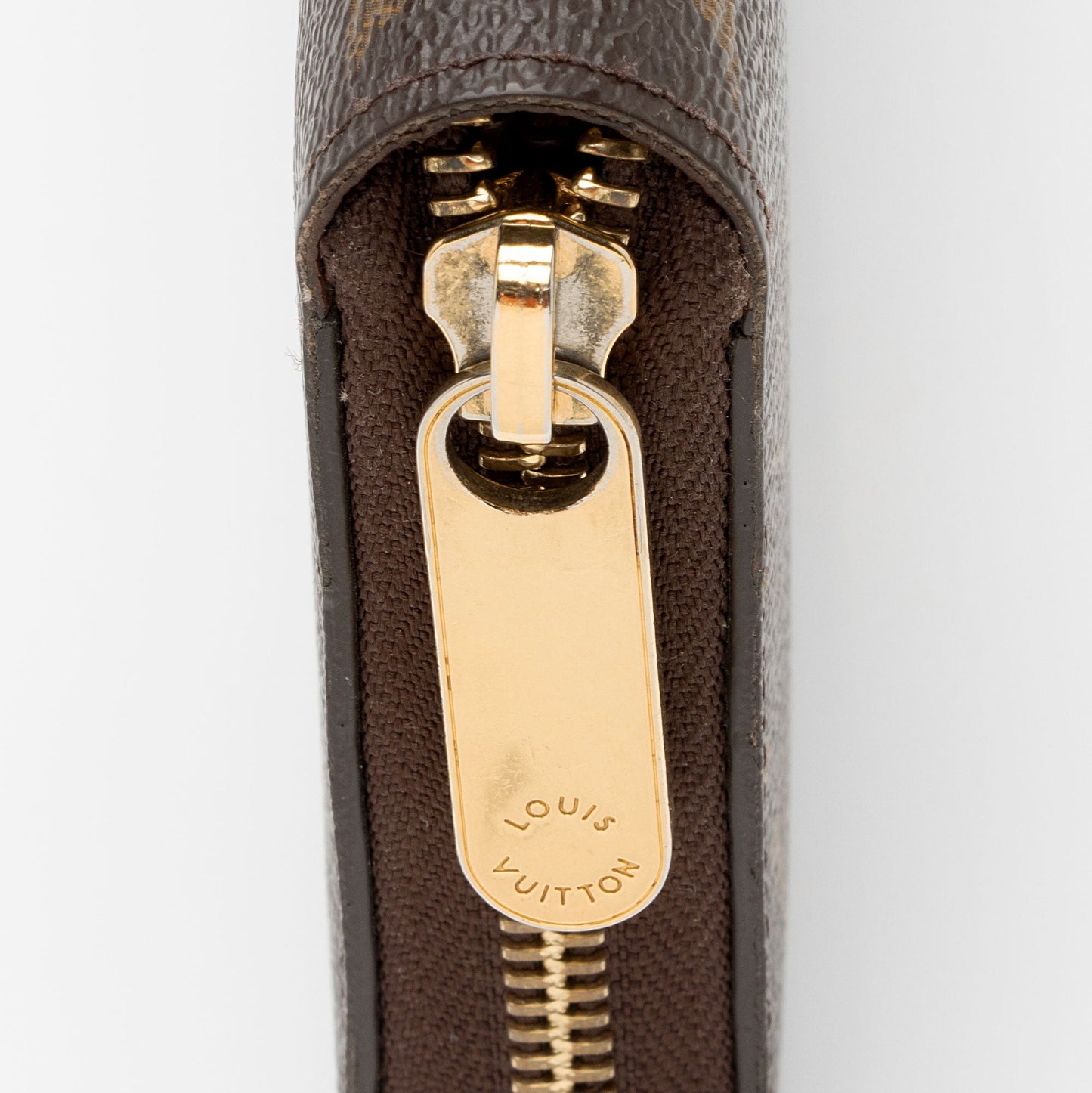 Louis Vuitton Monogram Canvas Zippy Wallet (SHF-UXLzrv)