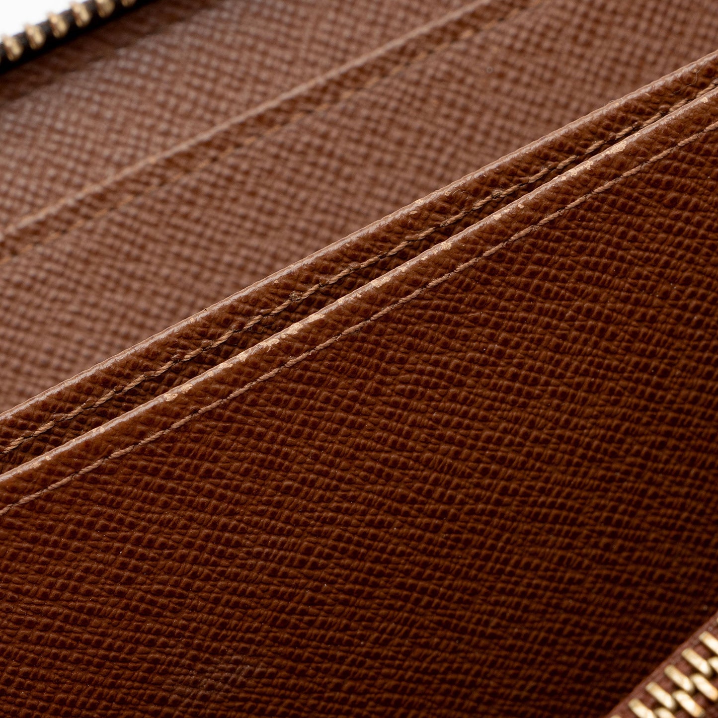 Louis Vuitton Monogram Canvas Zippy Wallet (SHF-UXLzrv)