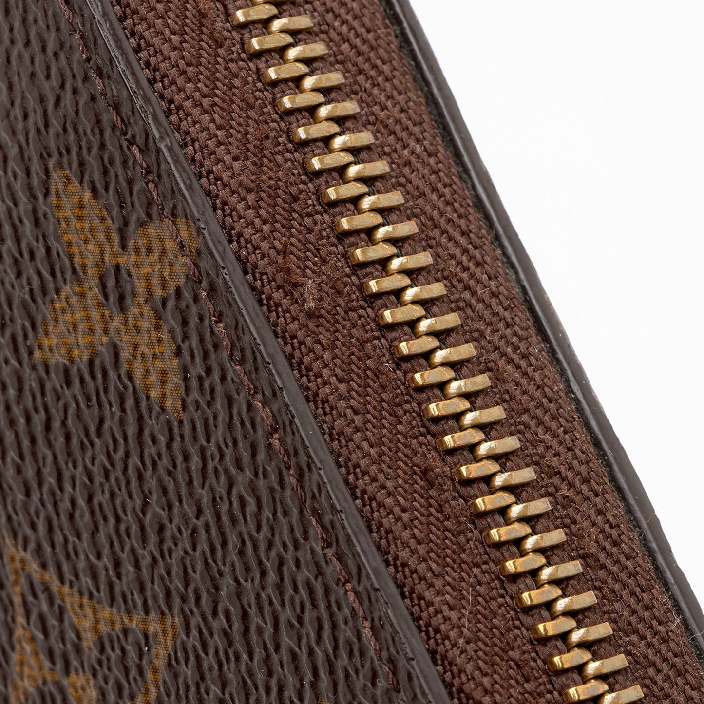 Louis Vuitton Monogram Canvas Zippy Wallet (SHF-UXLzrv)