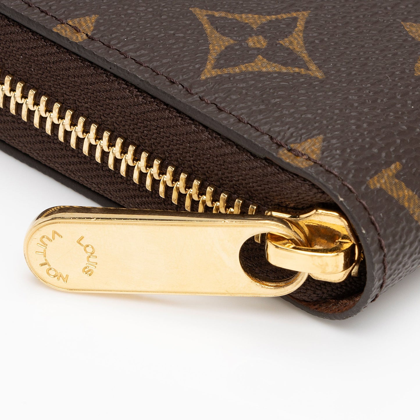 Louis Vuitton Monogram Canvas Zippy Wallet (SHF-hz0xq2)