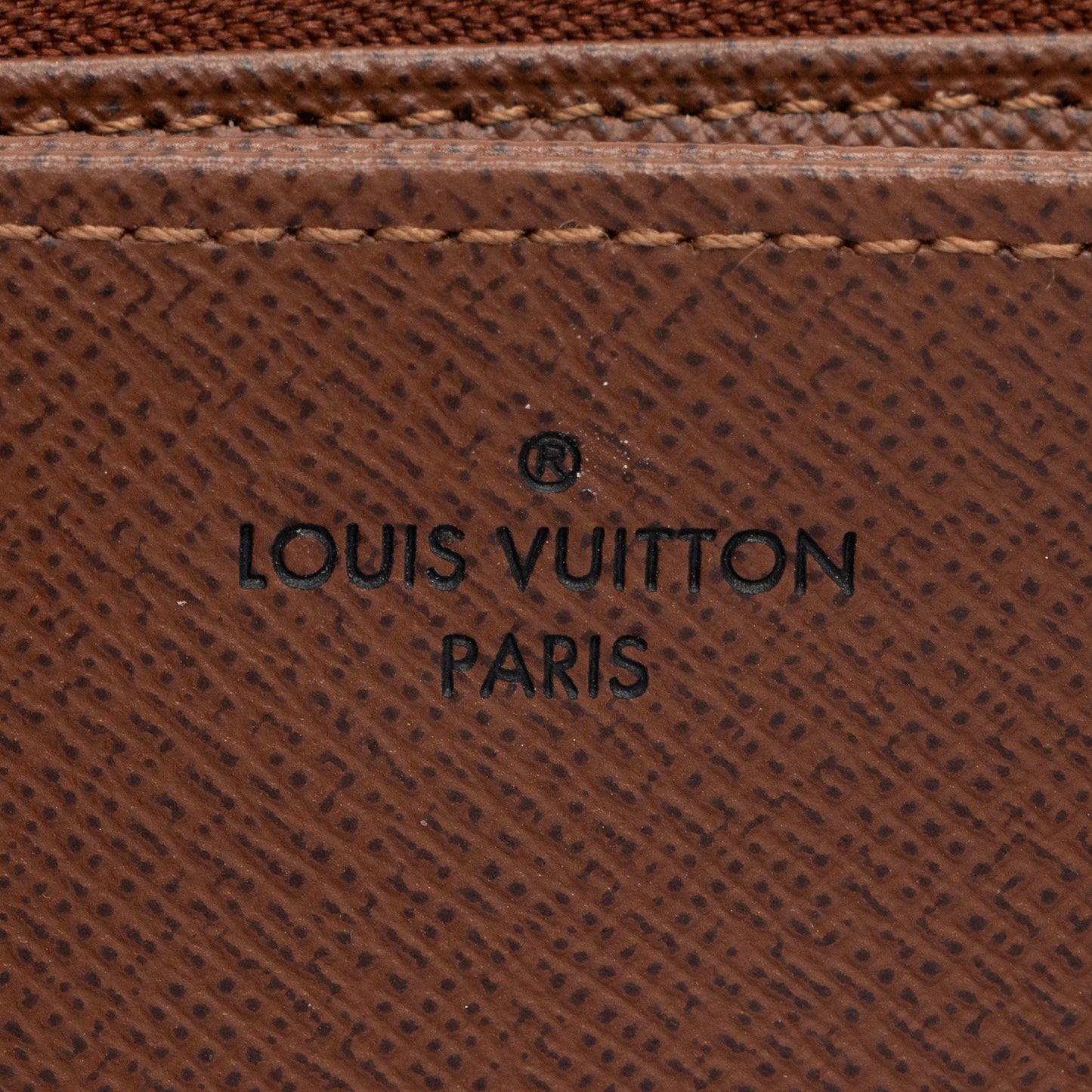 Louis Vuitton Monogram Canvas Zippy Wallet (SHF-JxPPMQ)