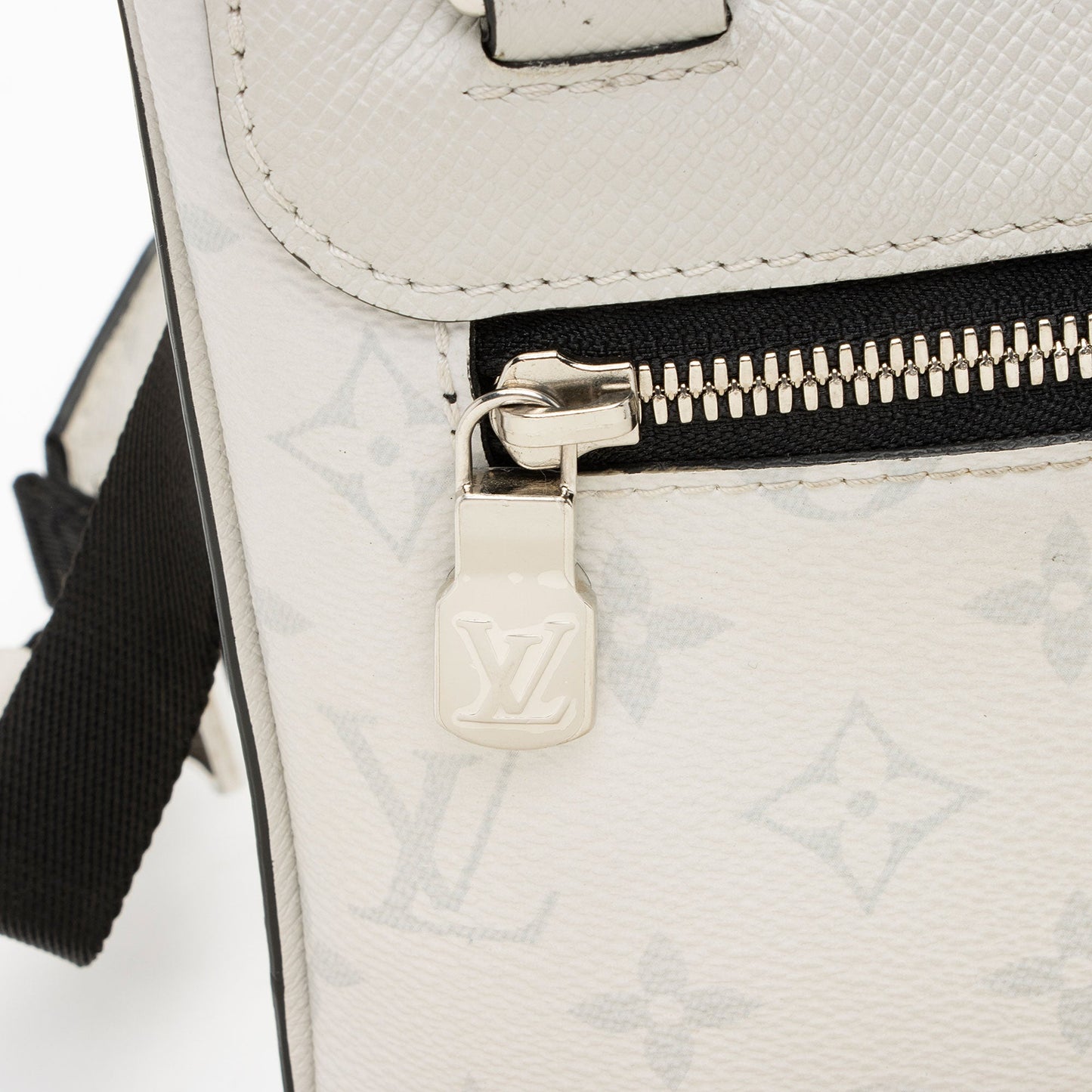 Louis Vuitton Monogram Chalk Taiga Leather Outdoor Flap Messenger