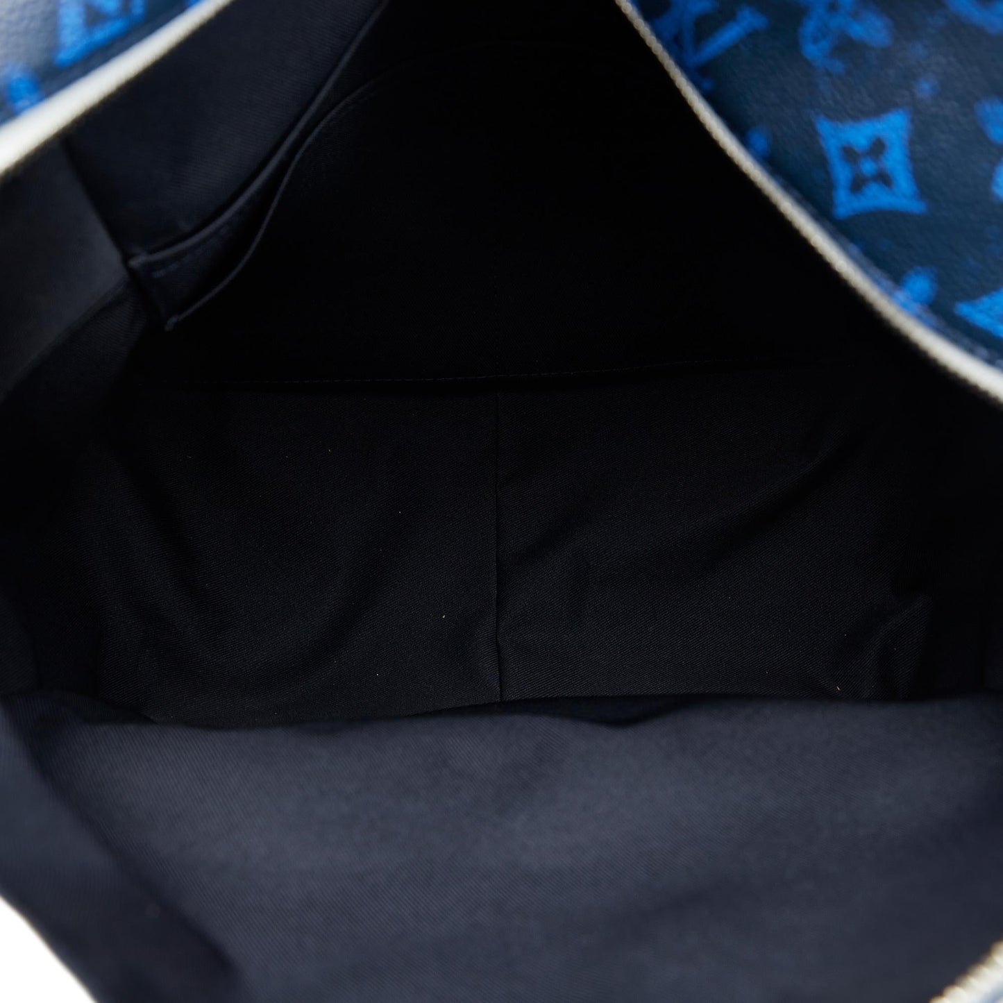 Louis Vuitton Monogram Everyday Discovery Backpack PM (SHG-uv4nrZ)