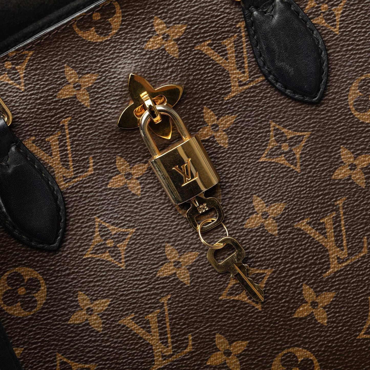 Louis Vuitton Monogram Flower Tote (SHG-eOfBNe)
