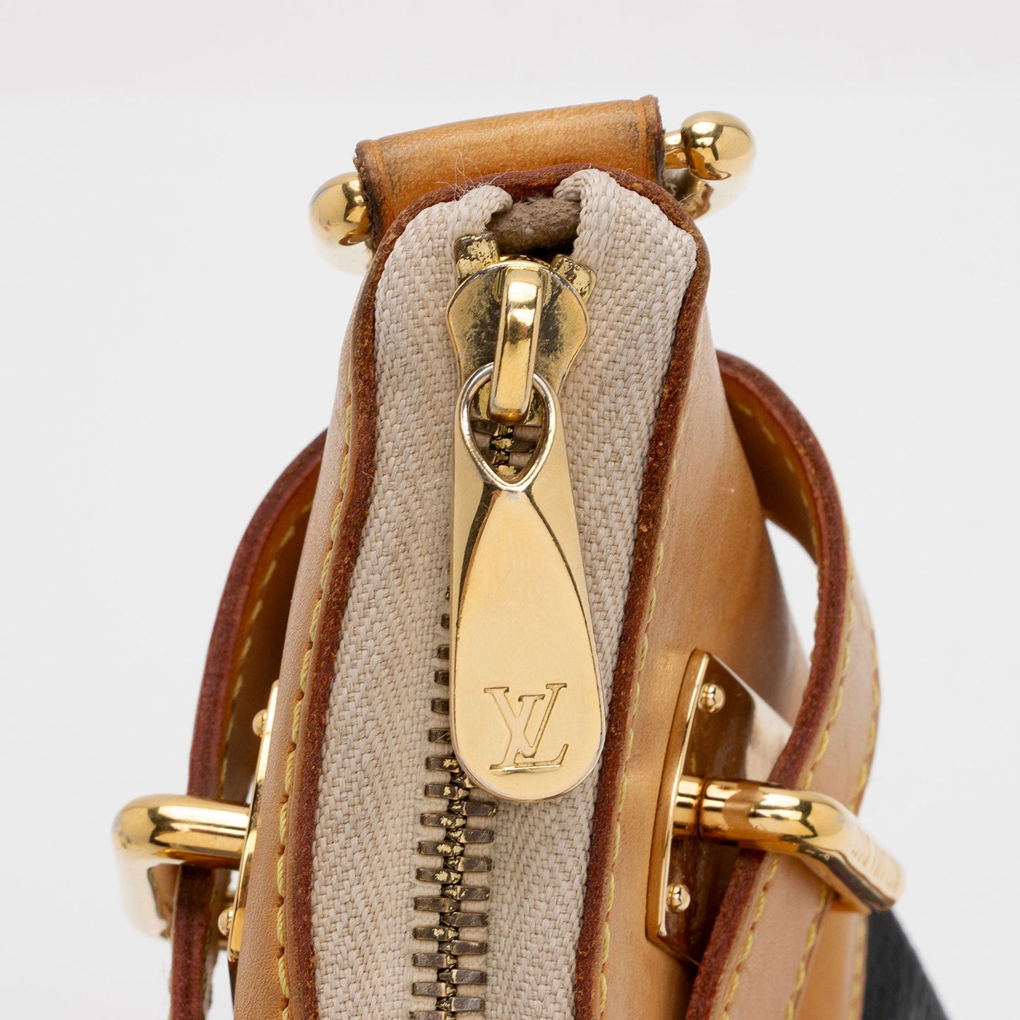 Louis Vuitton Monogram Multicolore Greta Hobo (SHF-w1Lblo)