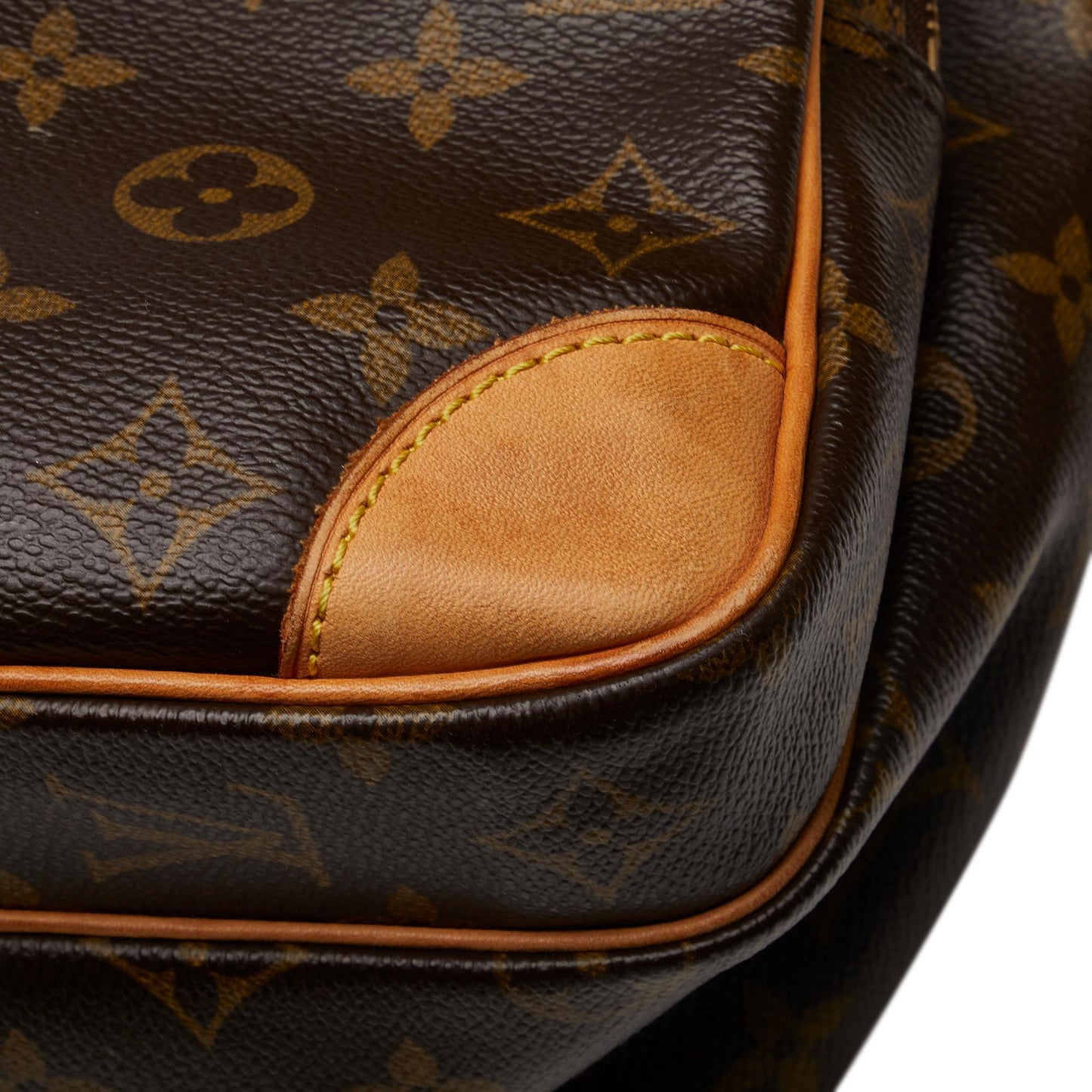 Louis Vuitton Monogram Nil Crossbody Bag (SHG-7e8FTi)