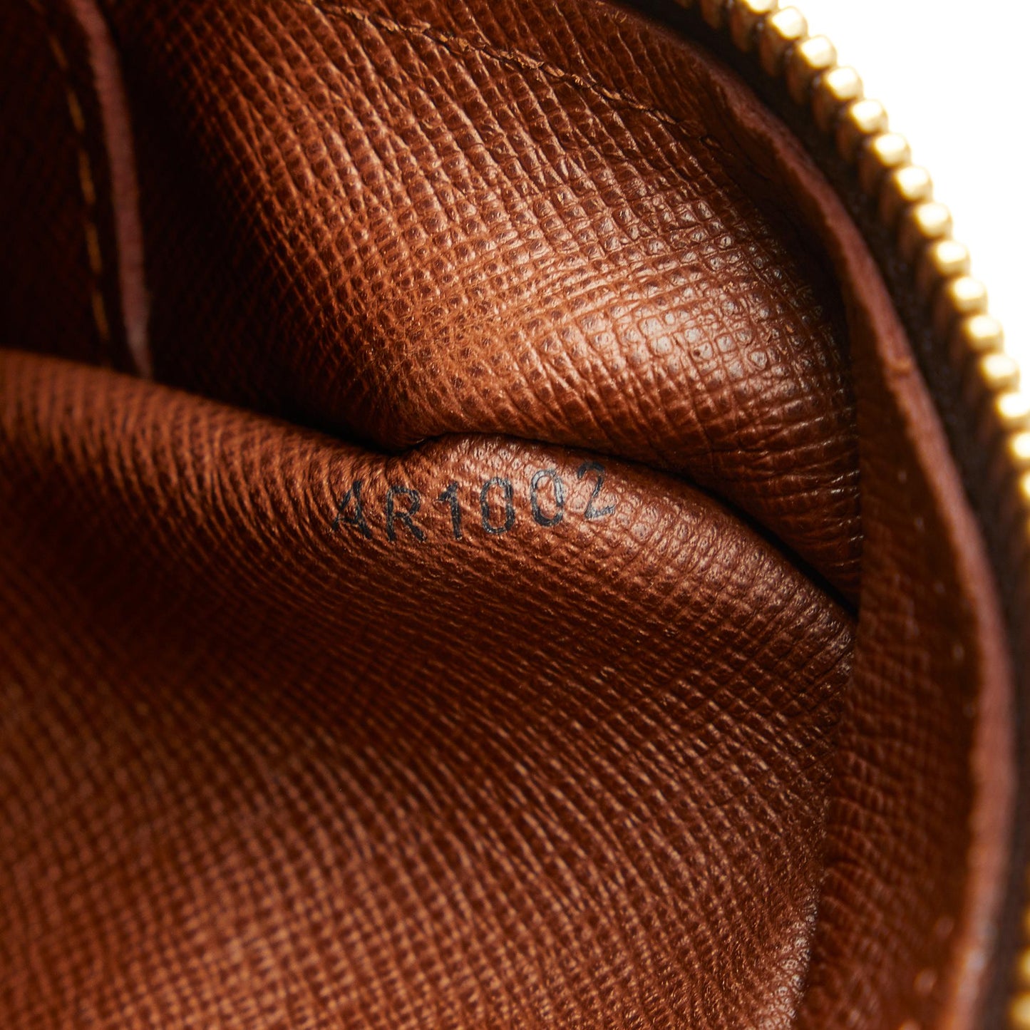 Louis Vuitton Monogram Nil Crossbody Bag (SHG-qf01Cw)
