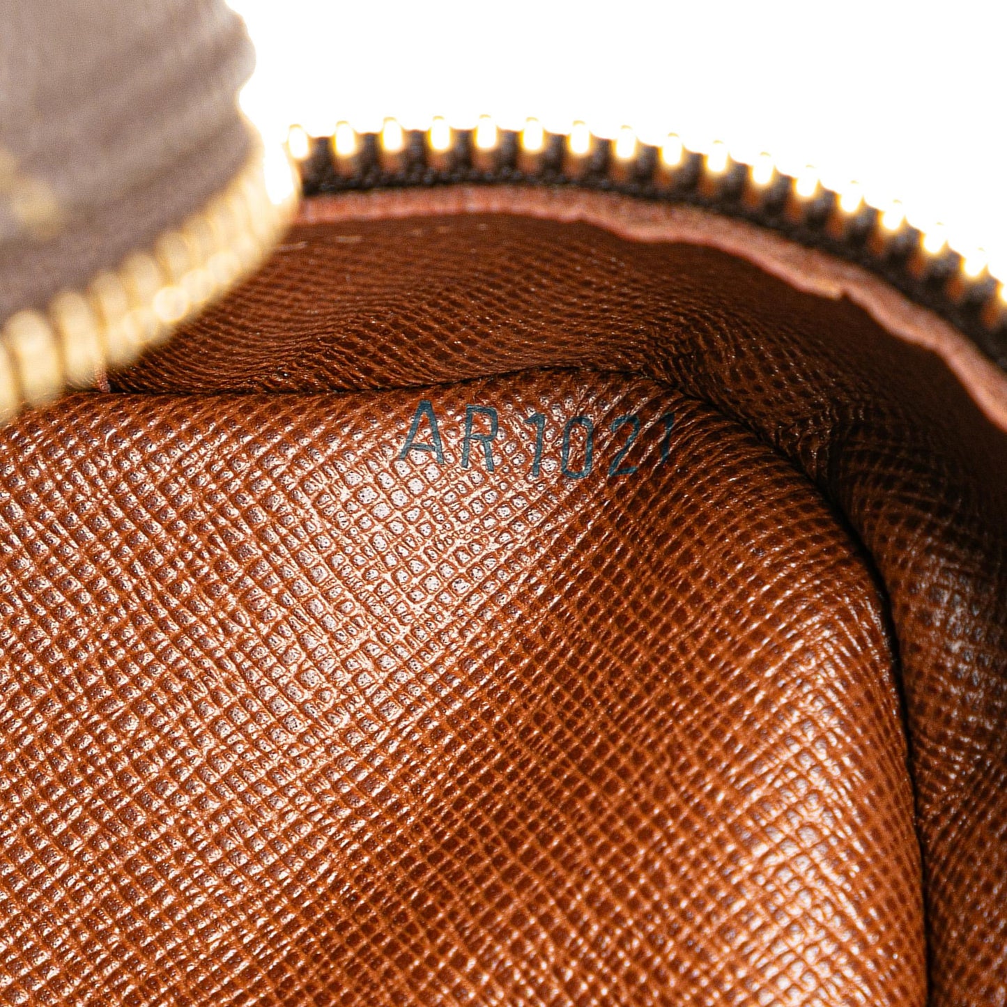 Louis Vuitton Monogram Nil Crossbody