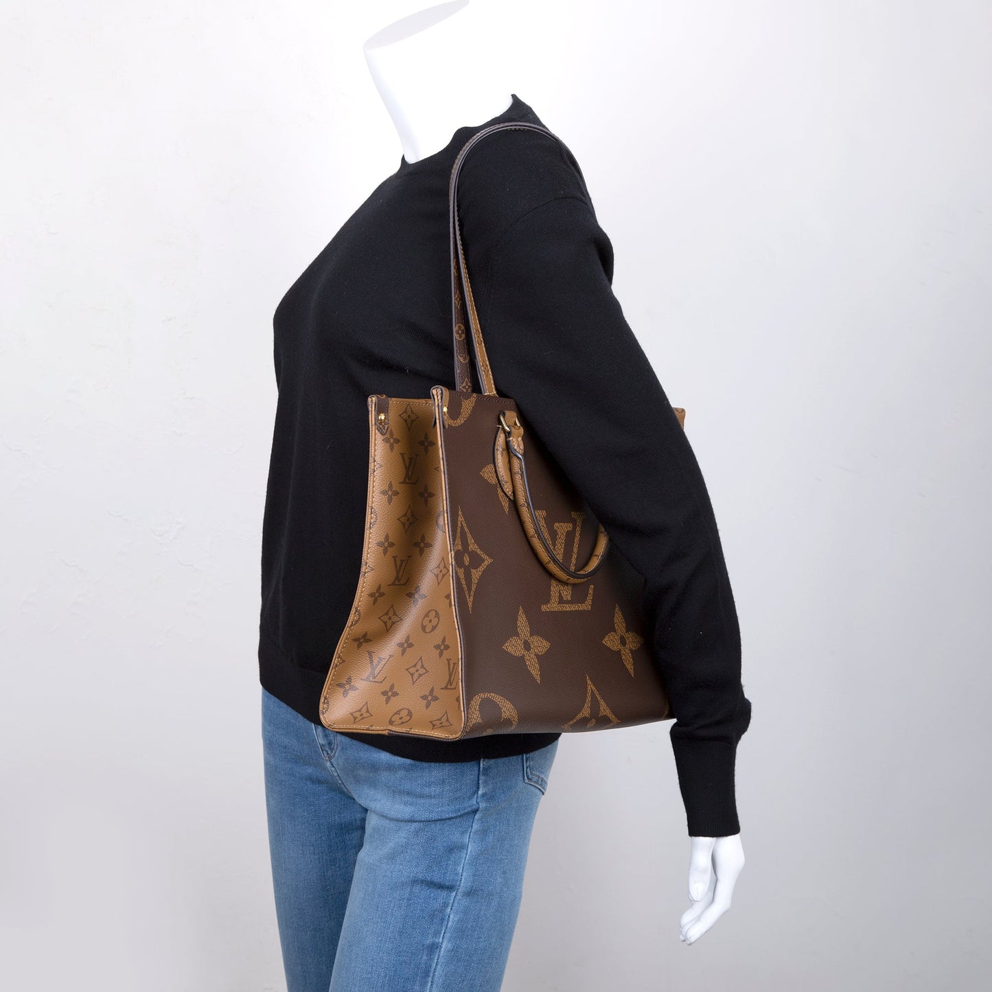 Louis Vuitton Monogram OnTheGo MM