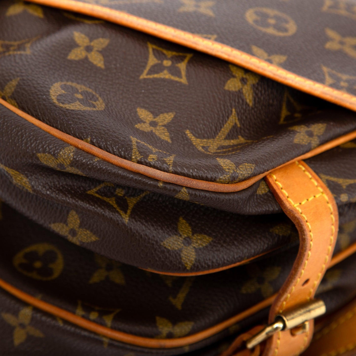 Louis Vuitton Monogram Saumur 25