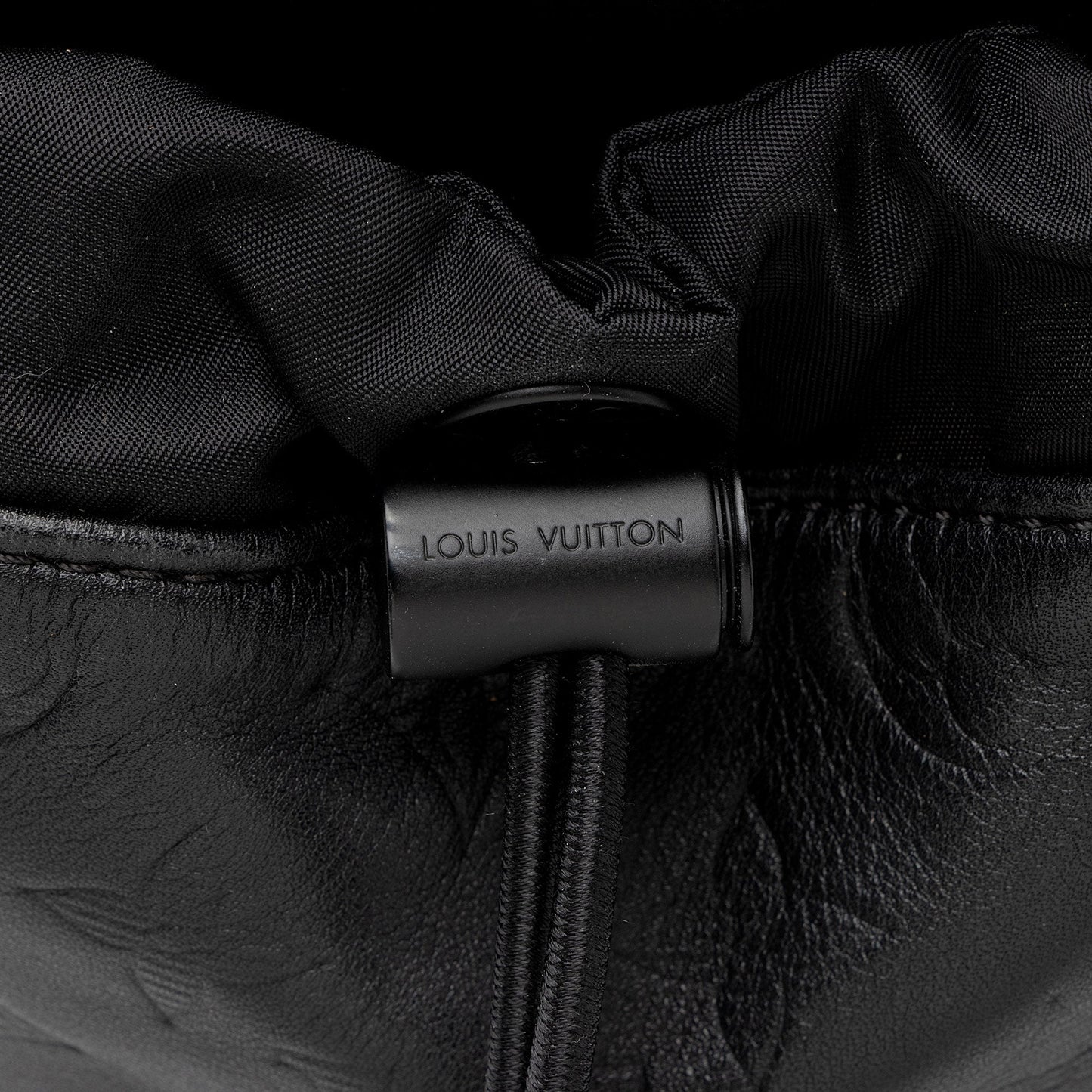 Louis Vuitton Monogram Shadow Discovery Backpack (SHF-f64Uph)
