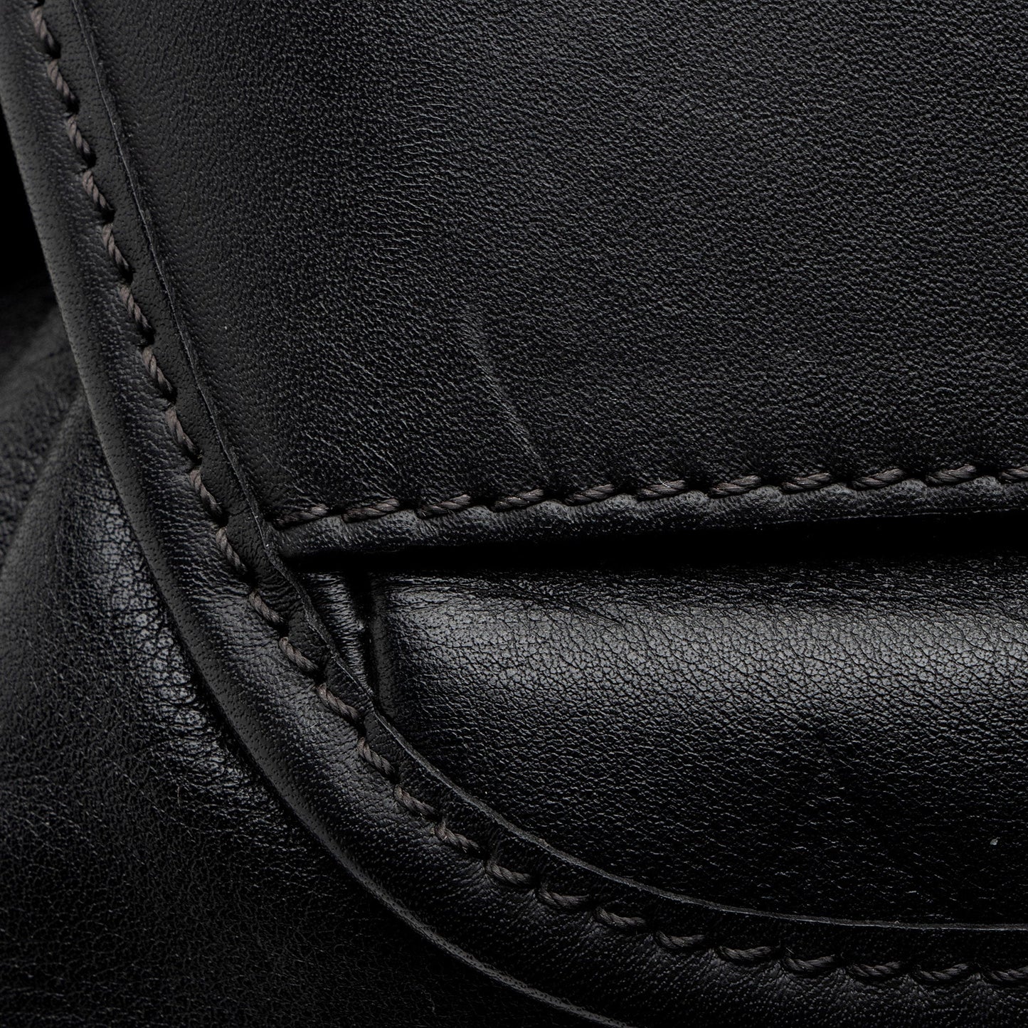 Louis Vuitton Monogram Shadow Discovery Backpack (SHF-f64Uph)