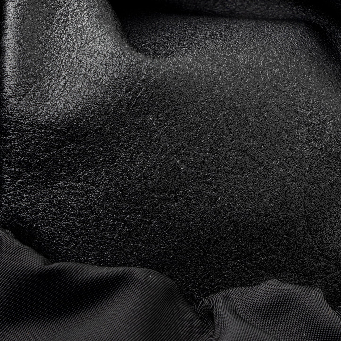 Louis Vuitton Monogram Shadow Discovery Backpack (SHF-f64Uph)