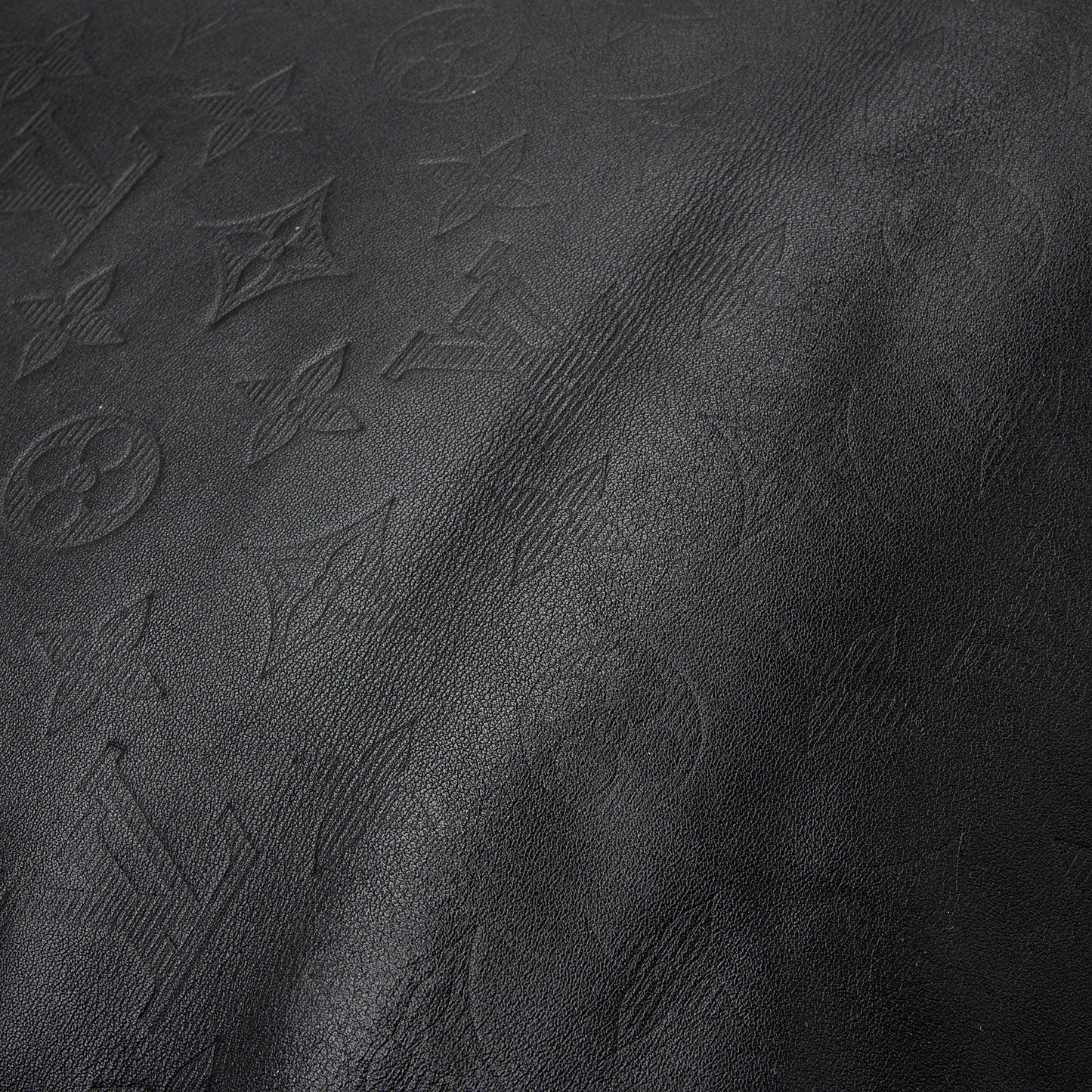 Louis Vuitton Monogram Shadow Discovery Backpack (SHF-f64Uph)