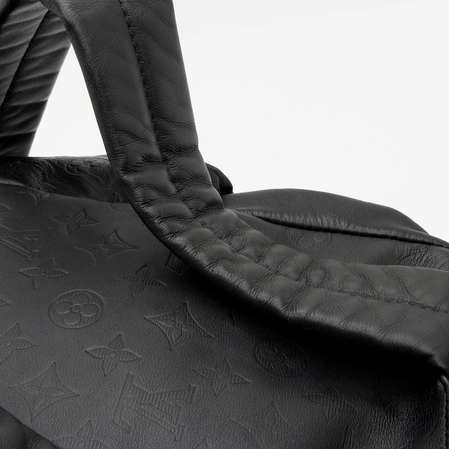 Louis Vuitton Monogram Shadow Discovery Backpack (SHF-f64Uph)