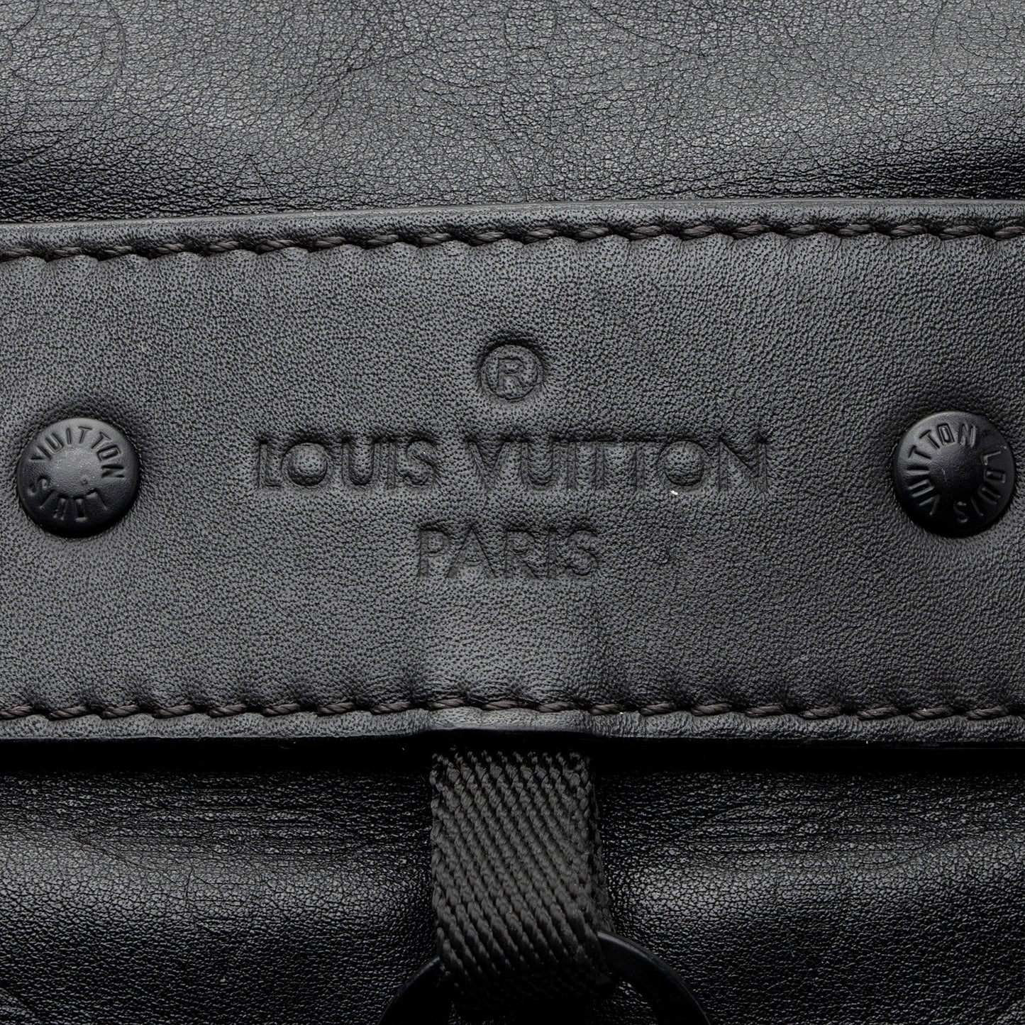 Louis Vuitton Monogram Shadow Discovery Backpack (SHF-f64Uph)