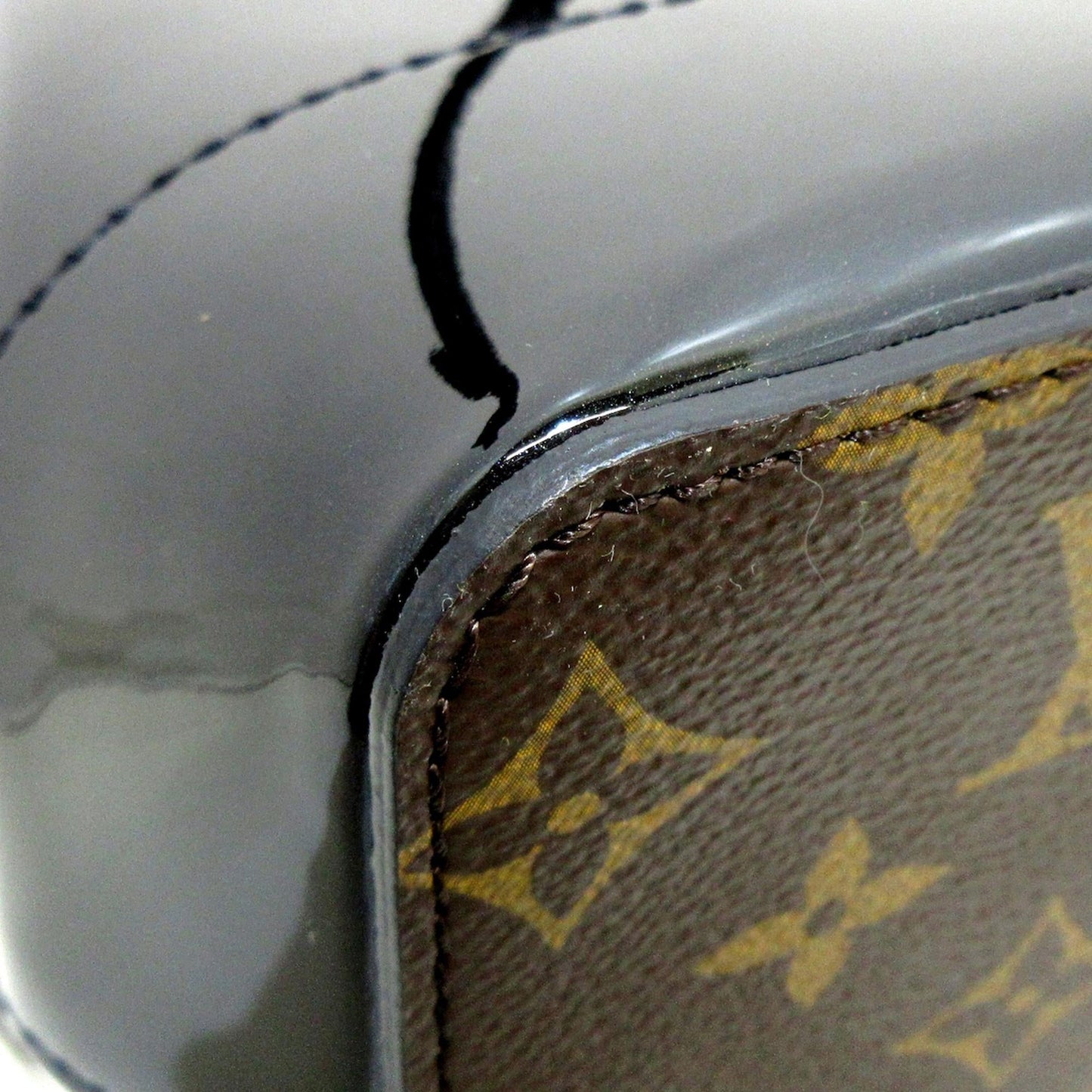 Louis Vuitton Monogram Vernis Hot Springs (SHG-UJqTRc)