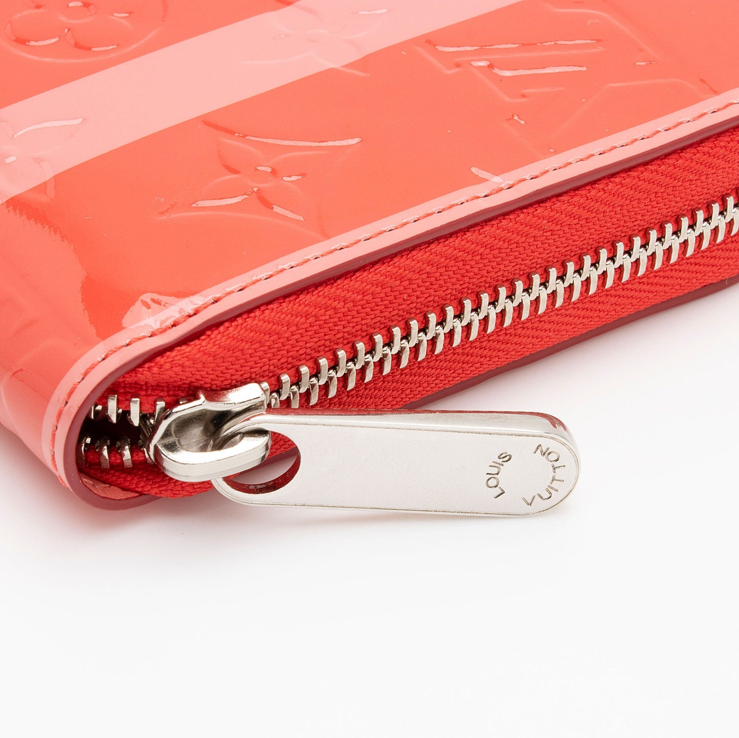 Louis Vuitton Monogram Vernis Rayures Zippy Wallet (SHF-rOeTSE)