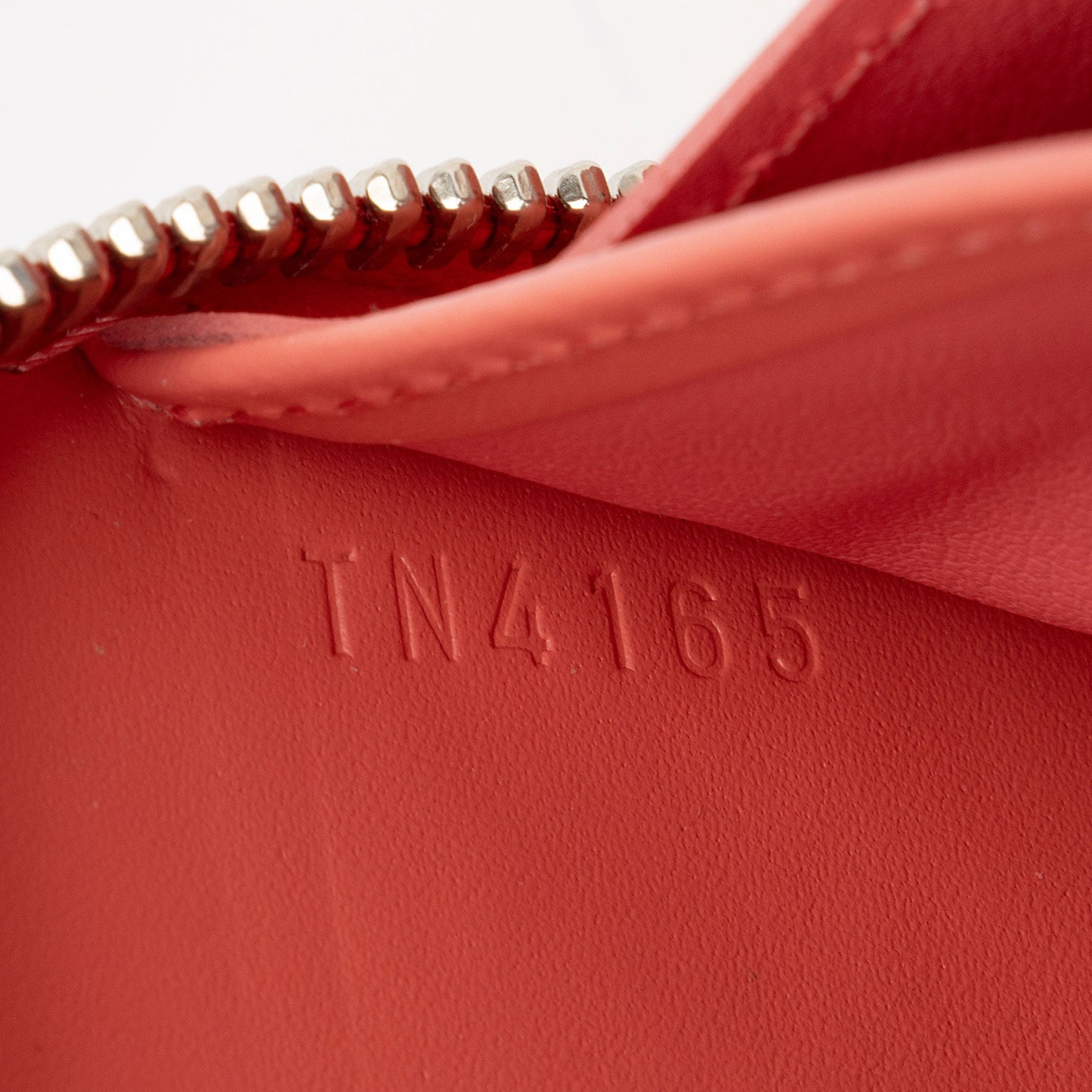 Louis Vuitton Monogram Vernis Rayures Zippy Wallet (SHF-rOeTSE)