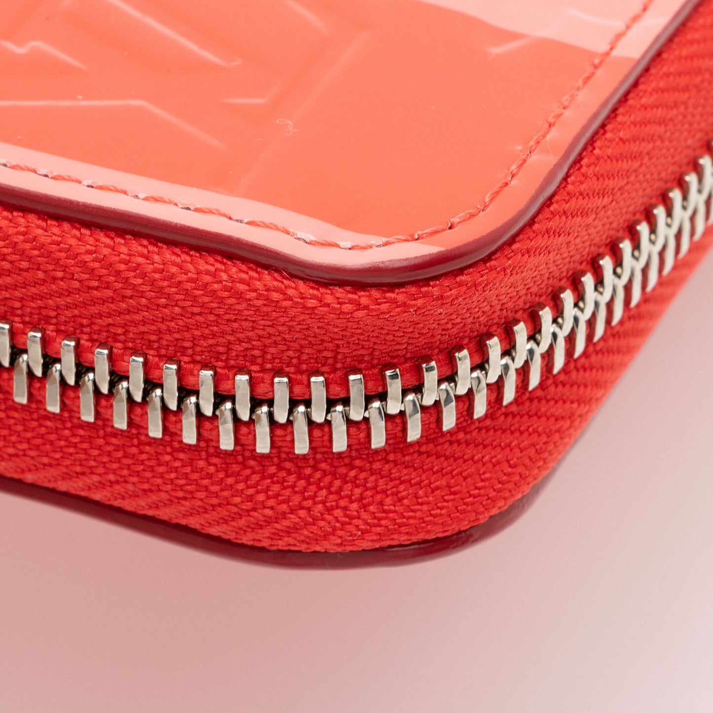 Louis Vuitton Monogram Vernis Rayures Zippy Wallet (SHF-rOeTSE)