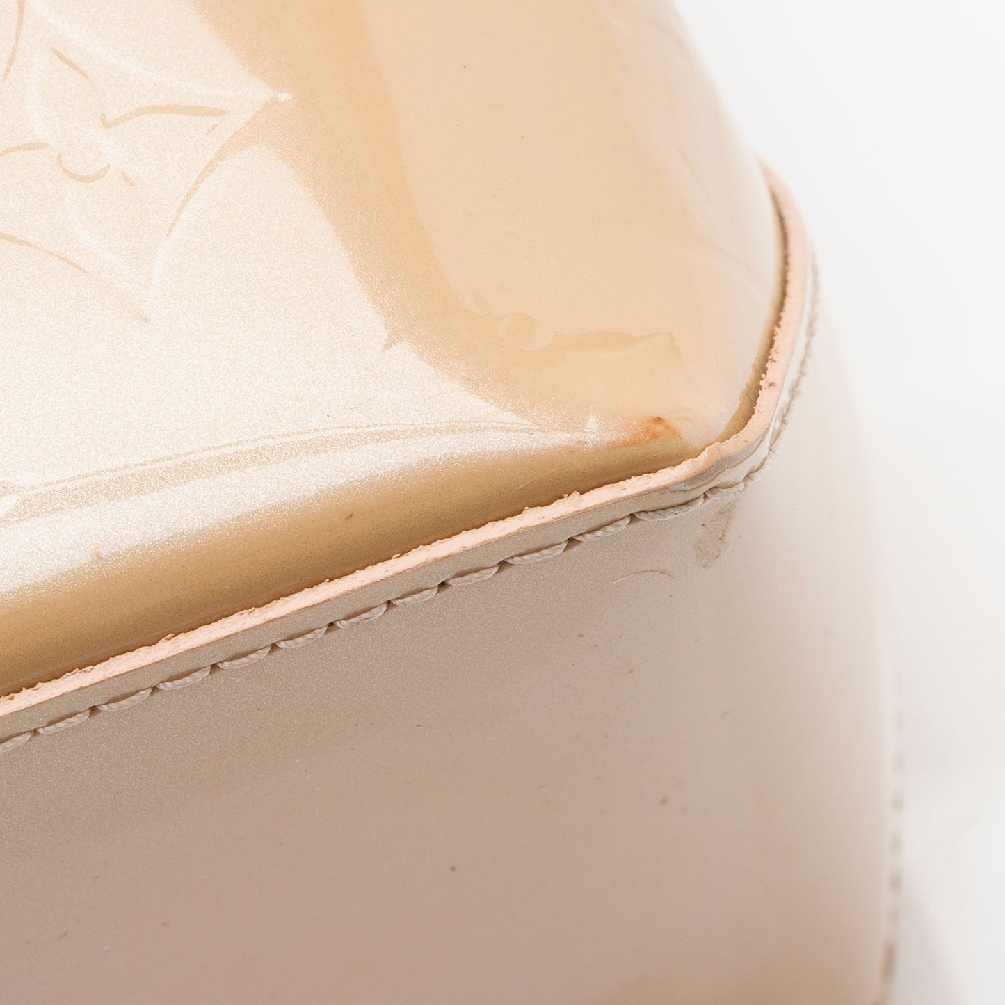 Louis Vuitton Monogram Vernis Wilshire PM Tote (SHF-LIDh3x)