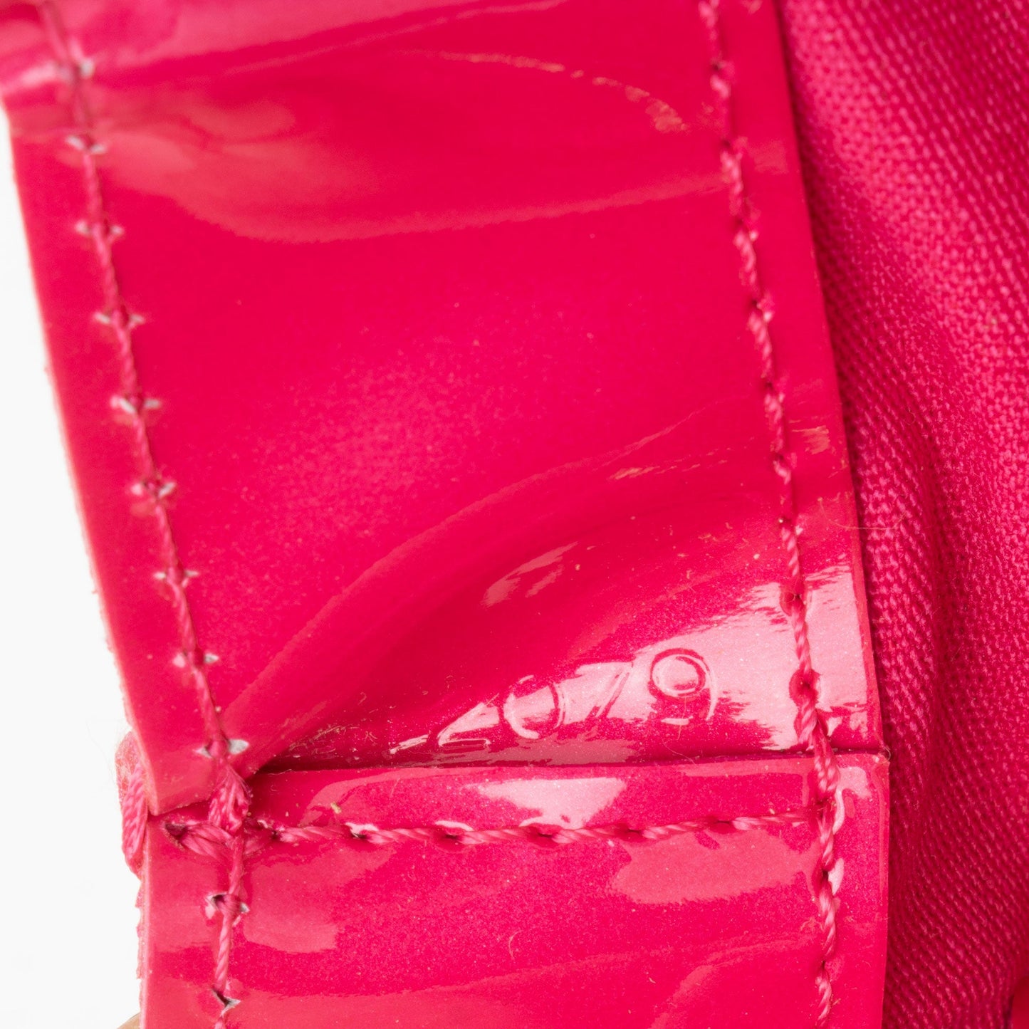 Louis Vuitton Monogram Vernis Wilshire PM Tote (SHF-aQ1roU)