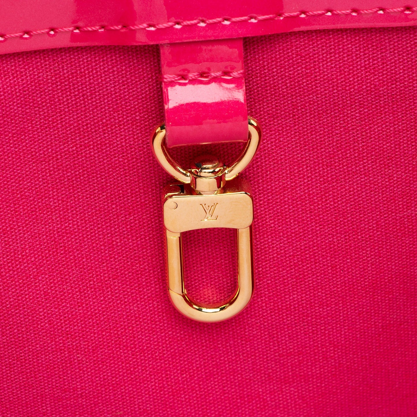 Louis Vuitton Monogram Vernis Wilshire PM Tote (SHF-aQ1roU)