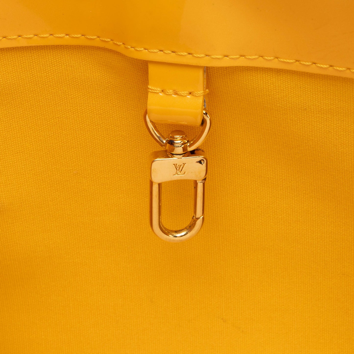 Louis Vuitton Monogram Vernis Wilshire PM Tote (SHF-QSLtSB)