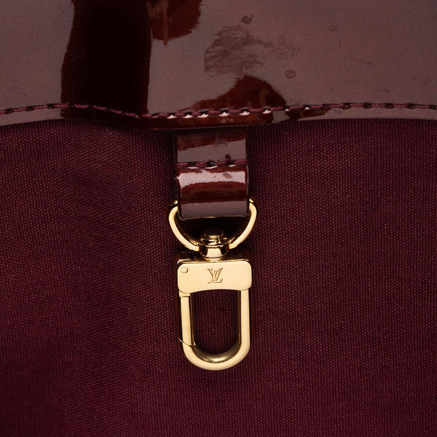 Louis Vuitton Monogram Vernis Wilshire PM Tote (SHF-eeeczU)