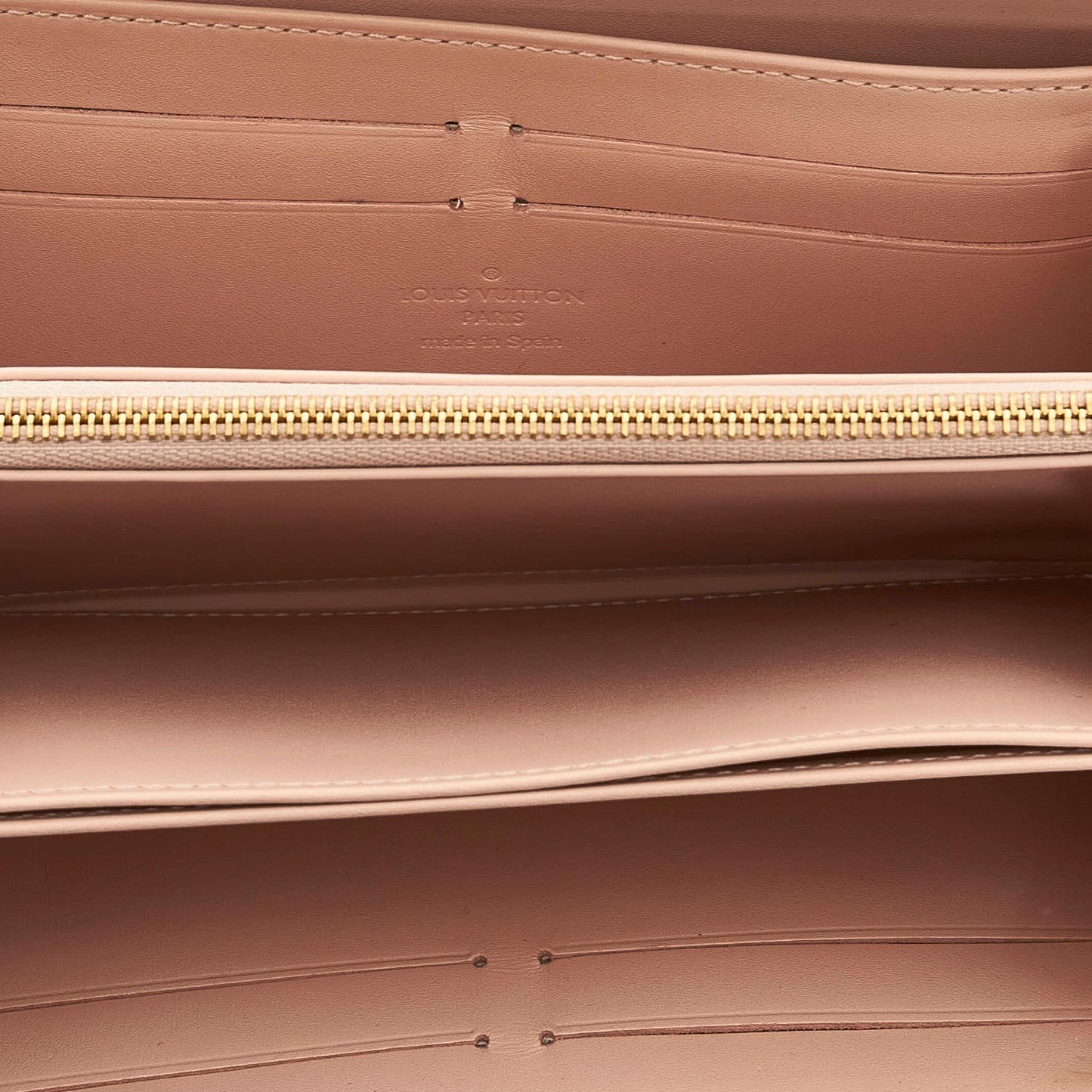 Louis Vuitton Monogram Vernis Zippy Wallet (SHG-z4JBhn)