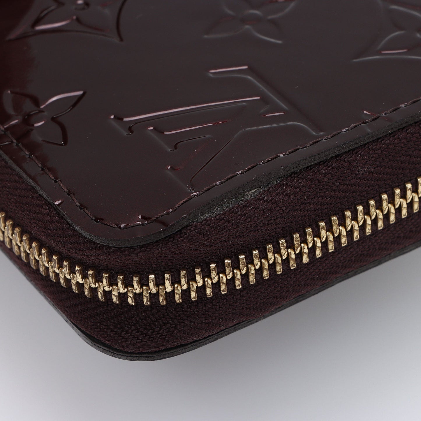 Louis Vuitton Monogram Vernis Zippy Wallet (SHF-2xxdbk)