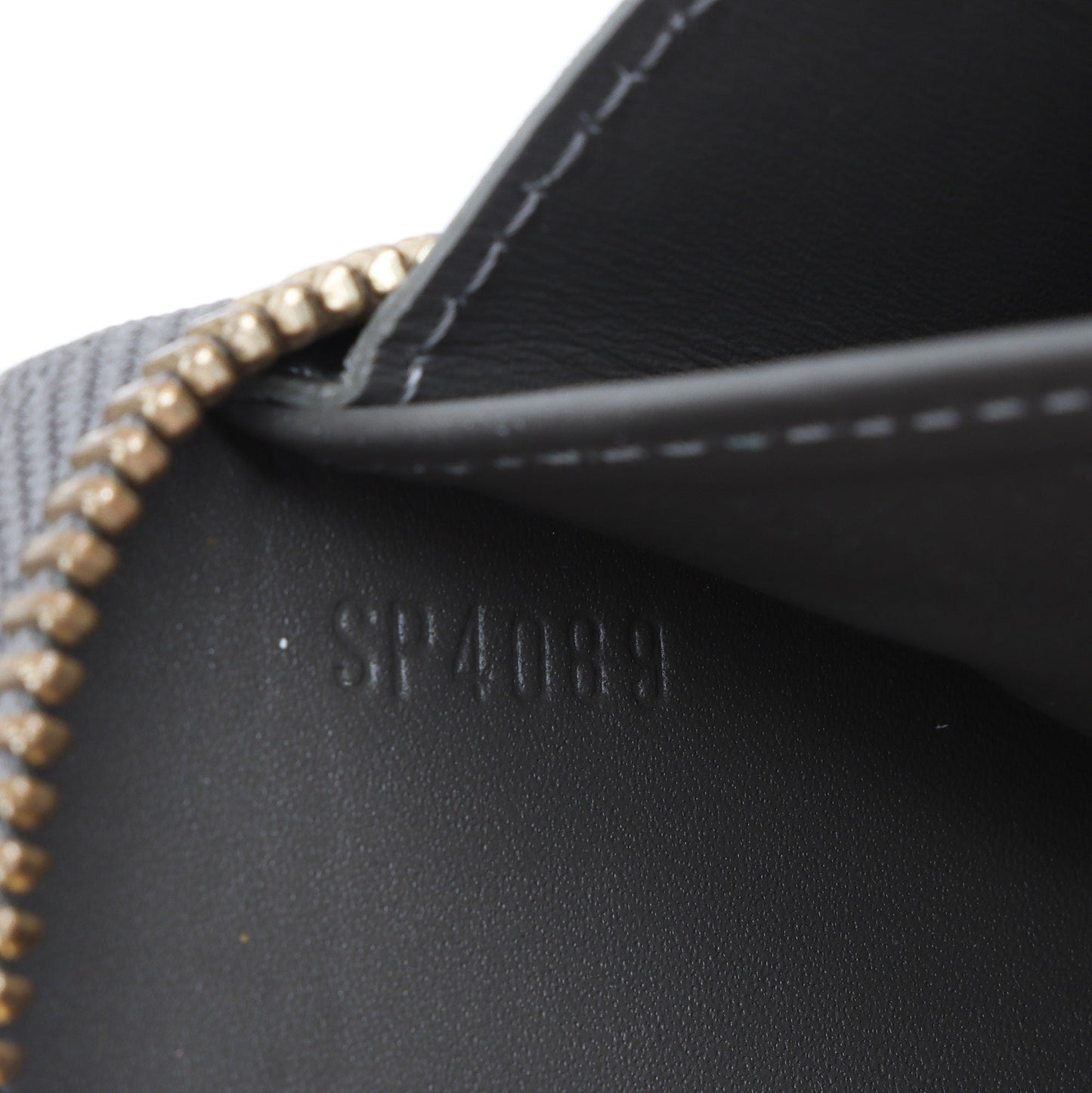 Louis Vuitton Monogram Vernis Zippy Wallet (SHF-GlSWaK)