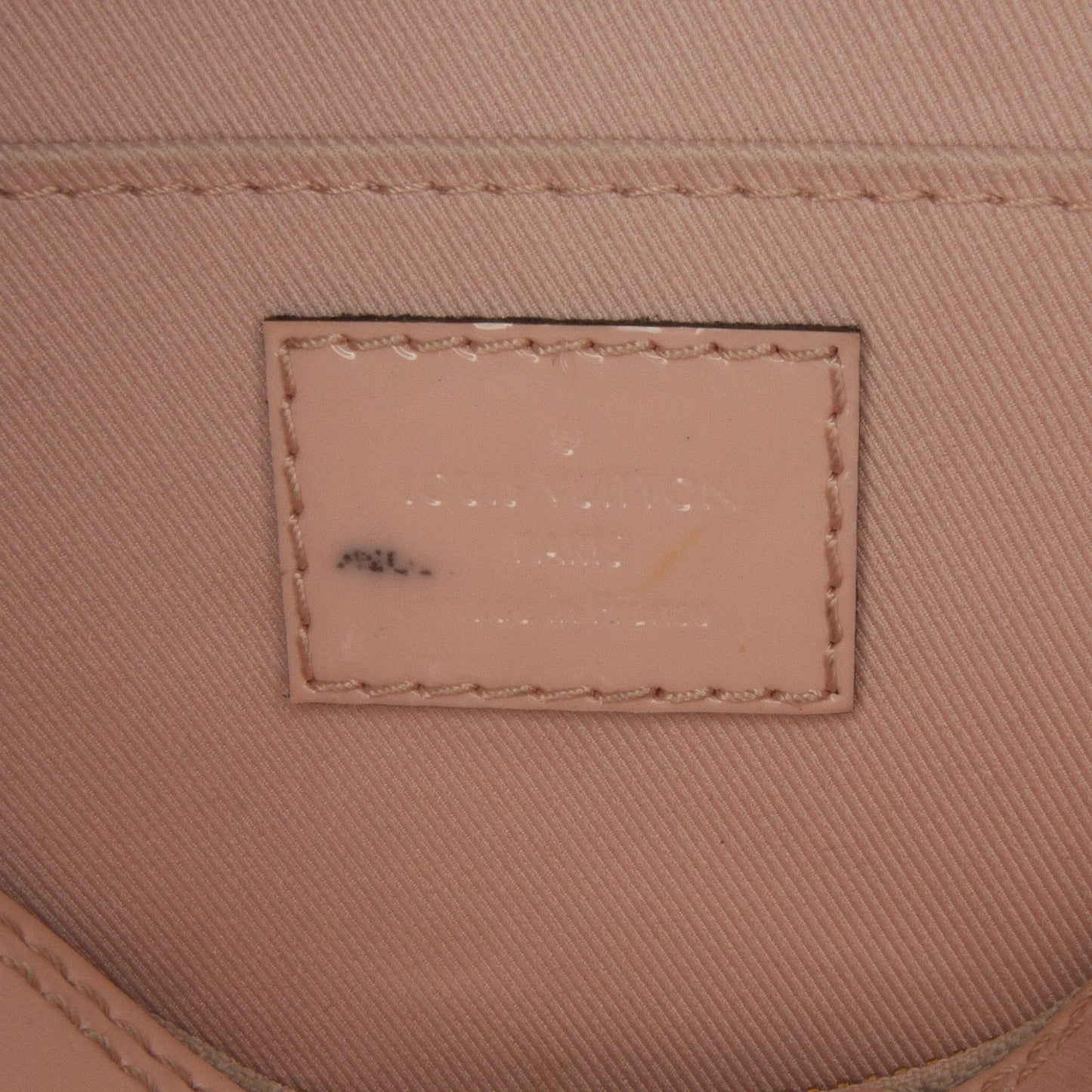 Louis Vuitton Monogram and Vernis Mini Alma Chain Crossbody (SHG-X9iBZK)