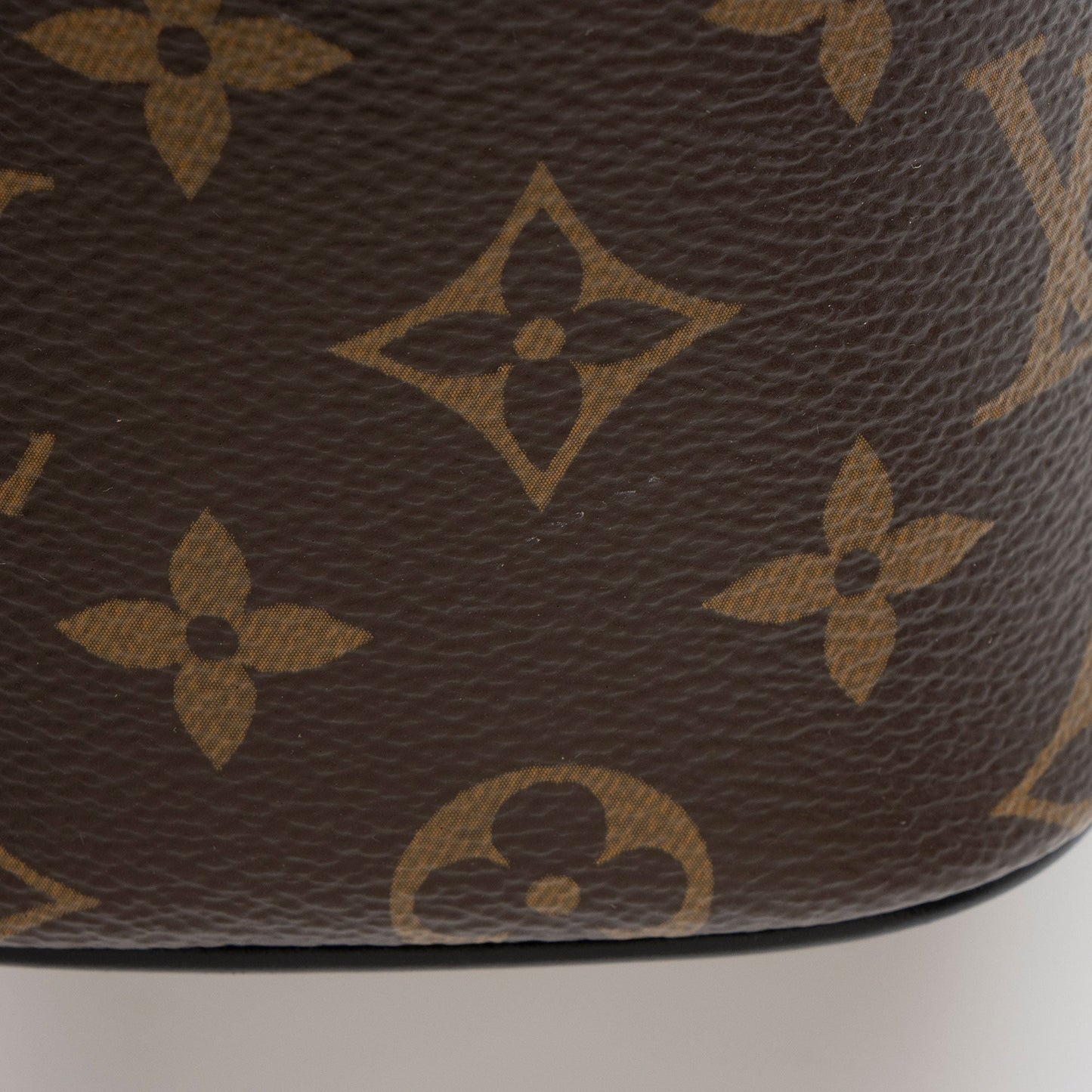 Louis Vuitton Reverse Monogram Vanity PM Shoulder Bag (SHF-ytXczE)