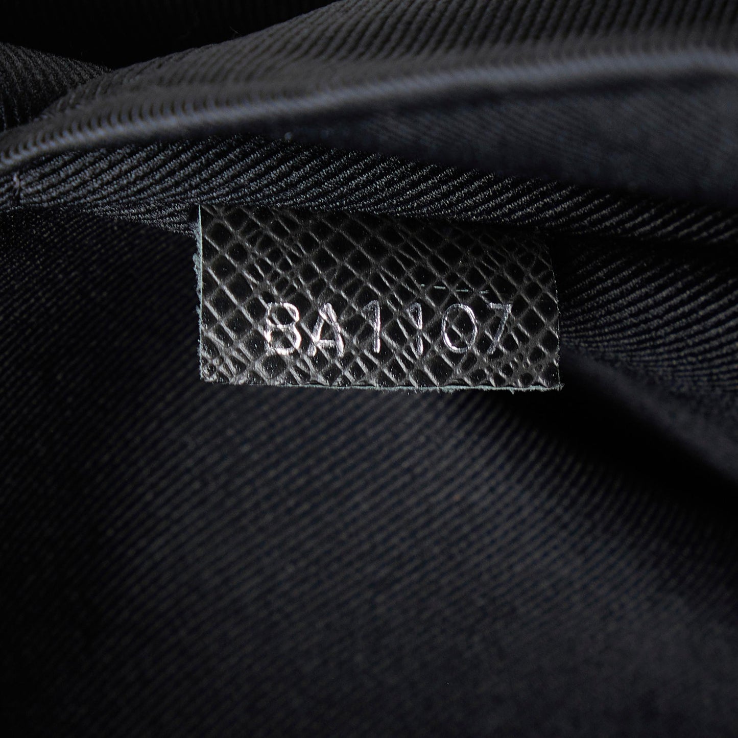 Louis Vuitton Taiga Anton Backpack (SHG-BsTuX4)
