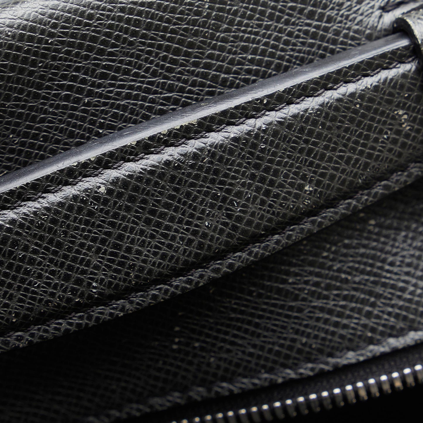 Louis Vuitton Taiga Anton Backpack (SHG-BsTuX4)
