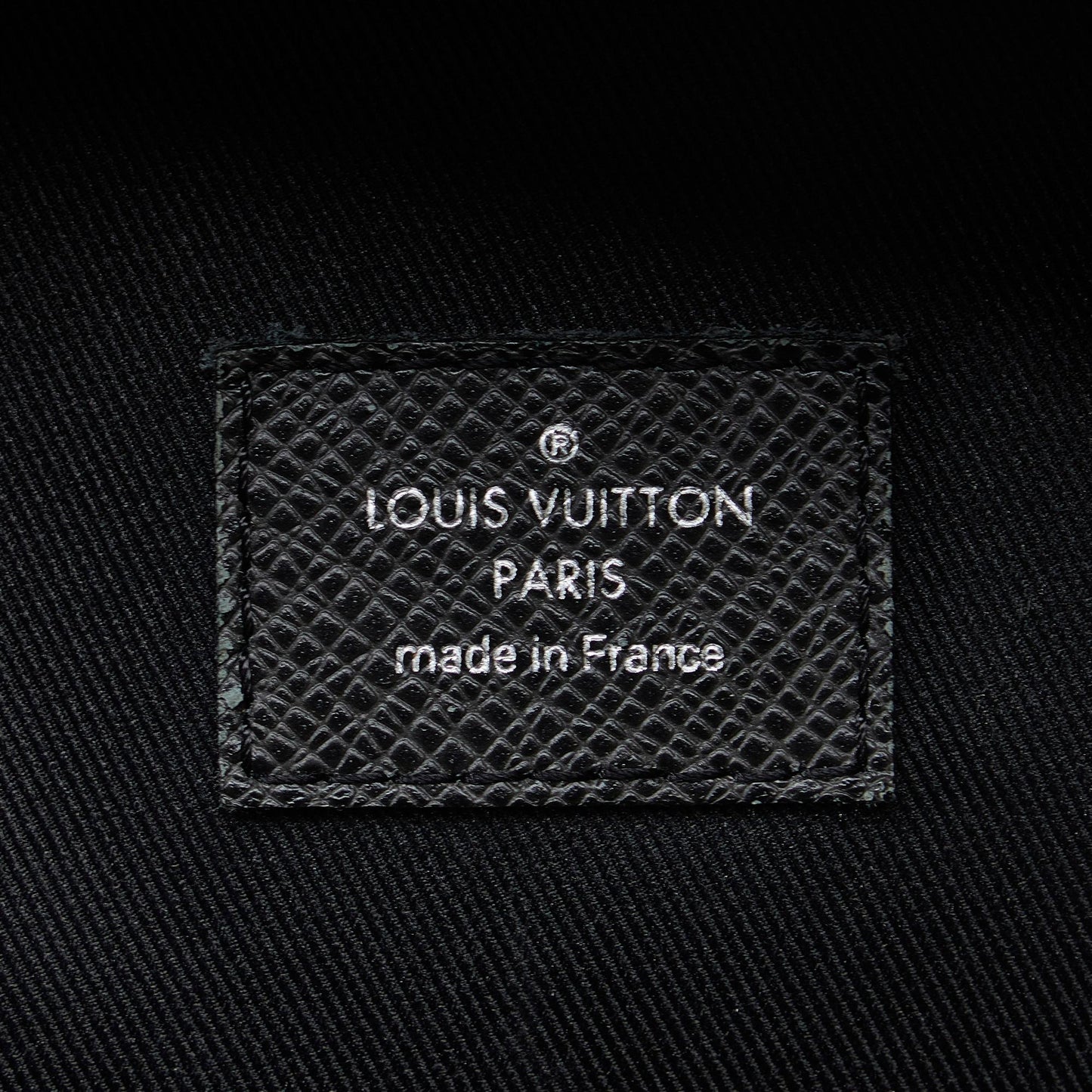 Louis Vuitton Taiga Anton Backpack (SHG-BsTuX4)