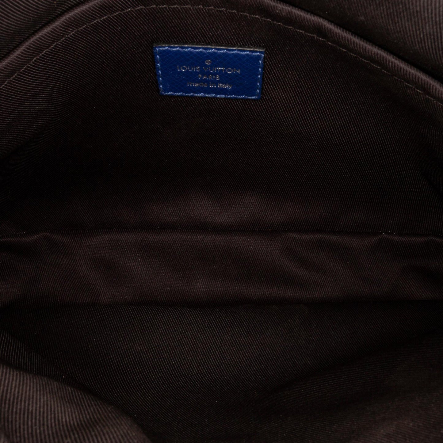 Louis Vuitton Taiga Outdoor Messenger PM