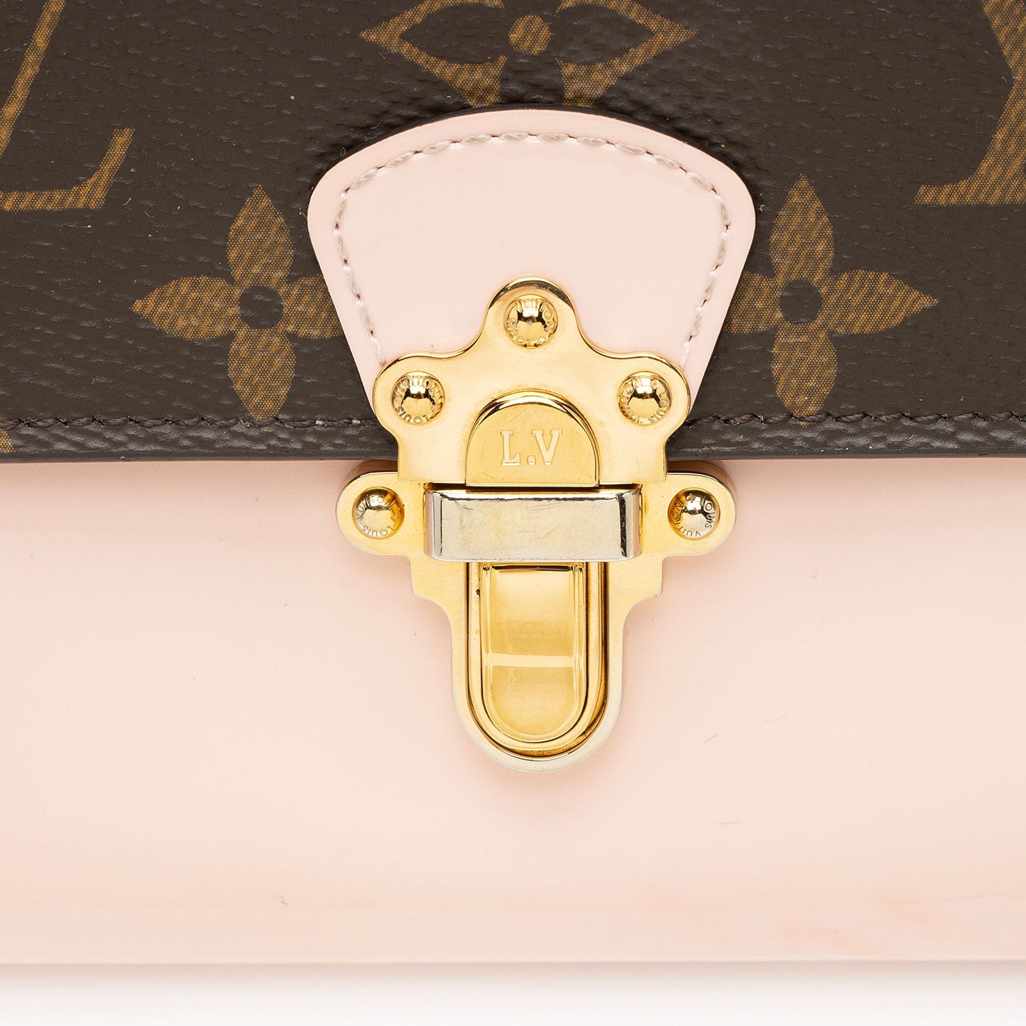Louis Vuitton Vernis Monogram Canvas Cherrywood Wallet (SHF-LI7EqG)