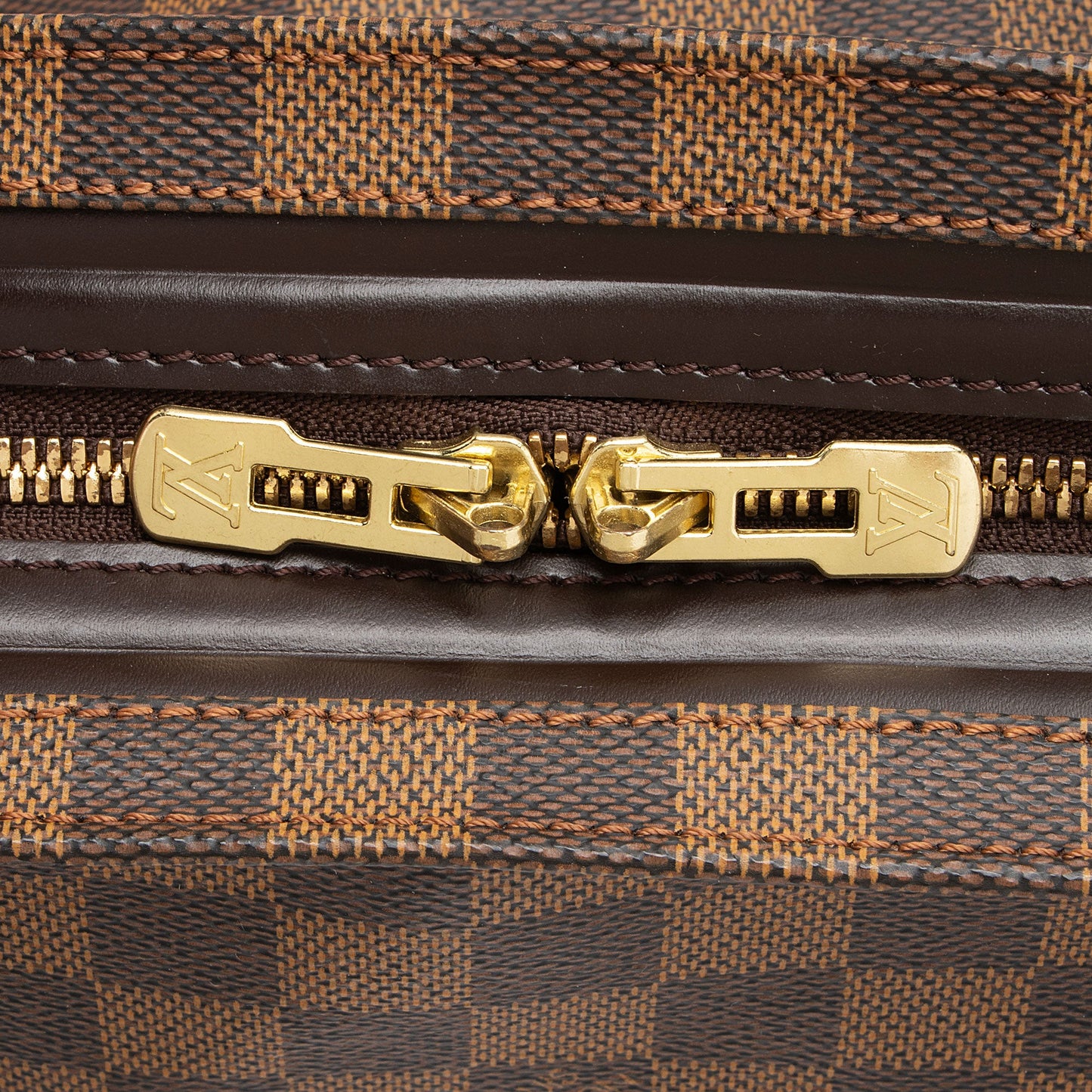 Louis Vuitton Vintage Damier Ebene Chelsea Tote (SHF-GgK1jX)