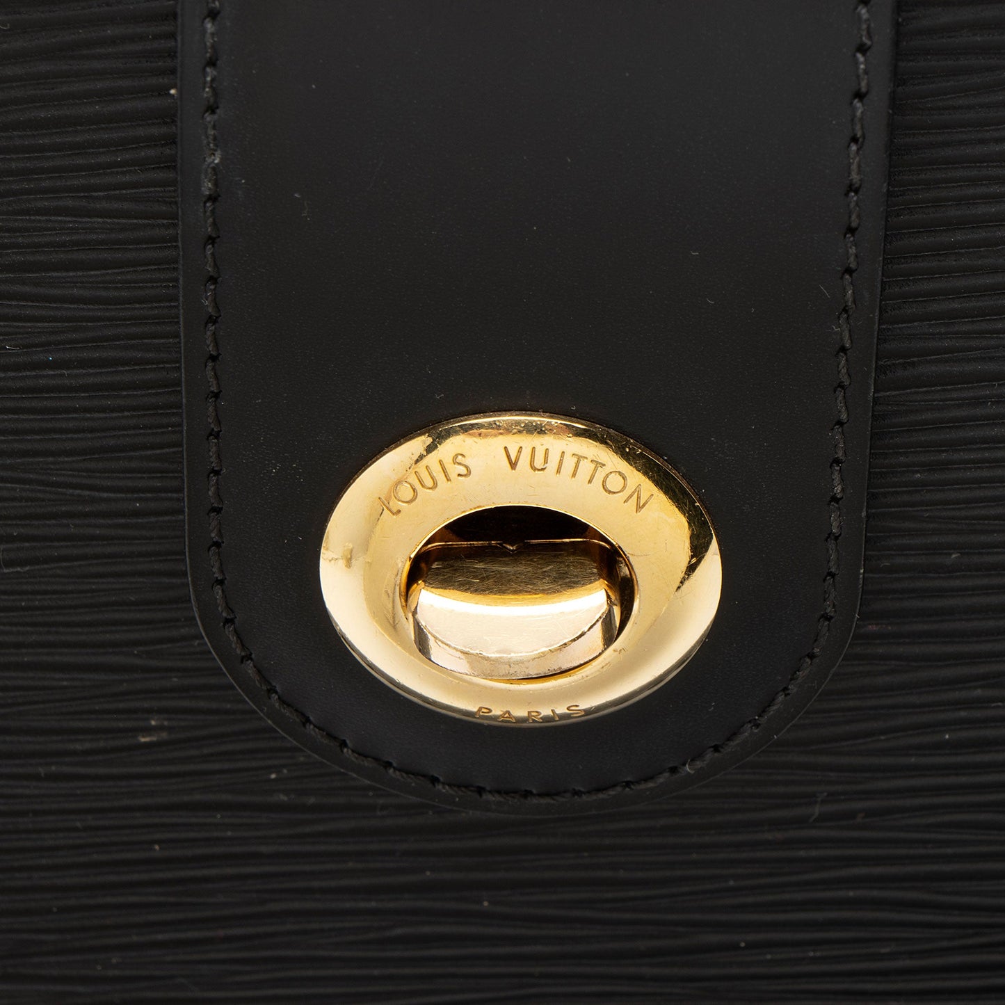 Louis Vuitton Vintage Epi Leather Cluny Shoulder Bag