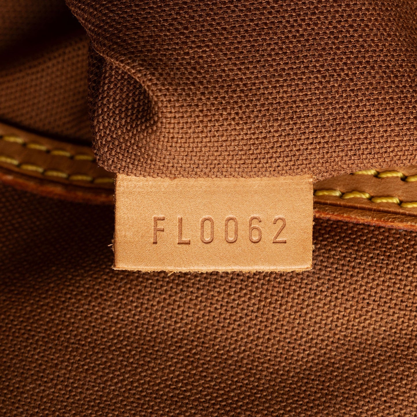 Louis Vuitton Vintage Monogram Canvas Alma PM Satchel (SHF-lsStEB)