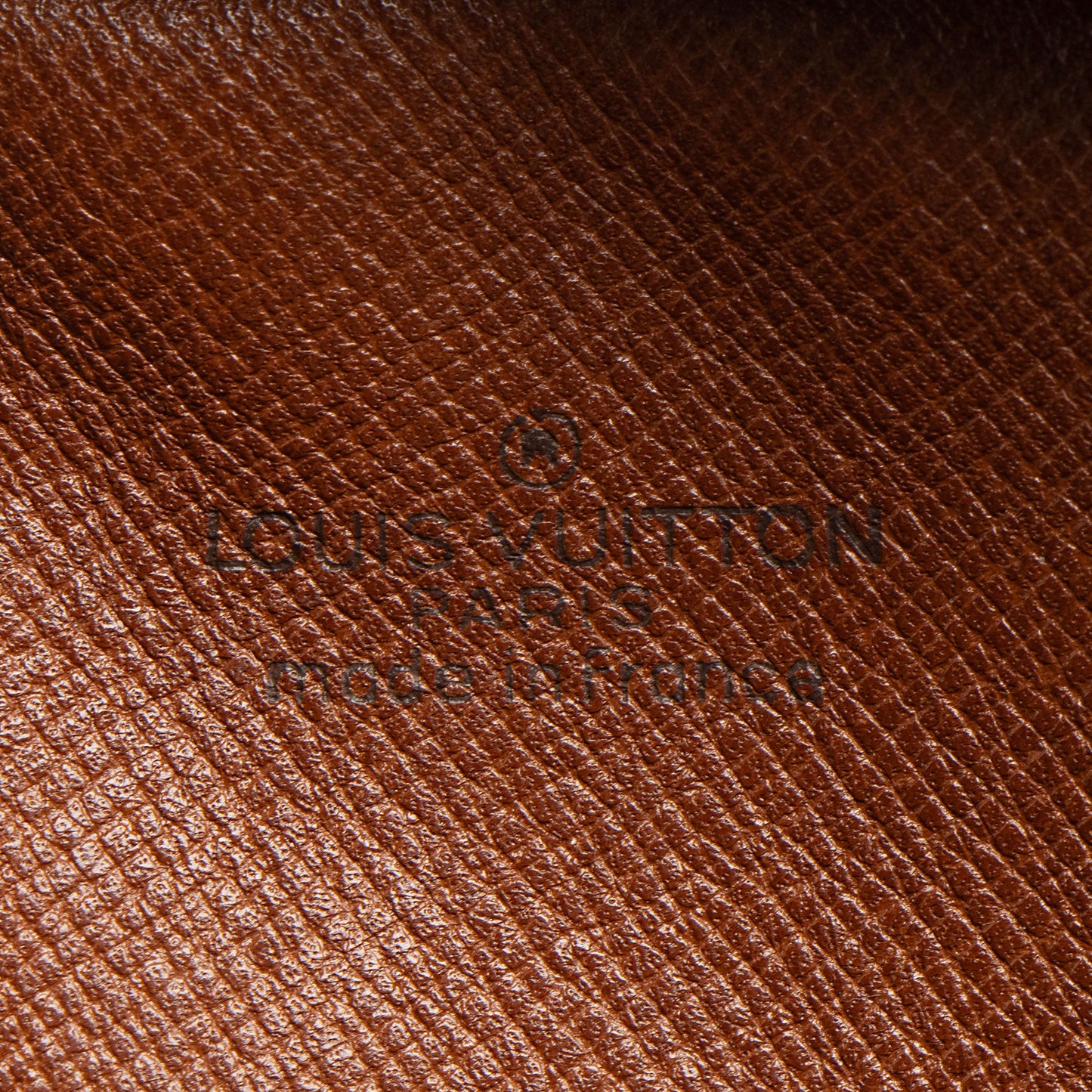 Louis Vuitton Vintage Monogram Canvas Amazone Mini Messenger (SHF-DKKsP5)