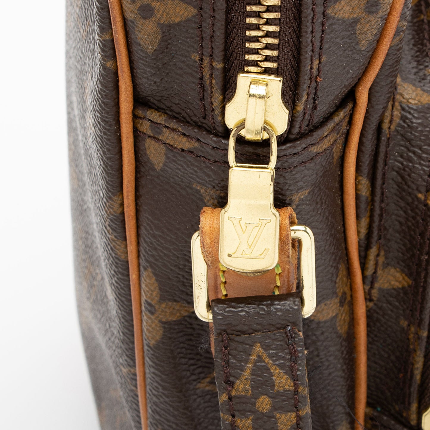 Louis Vuitton Vintage Monogram Canvas Amazone Shoulder Bag (SHF-zoC84k)