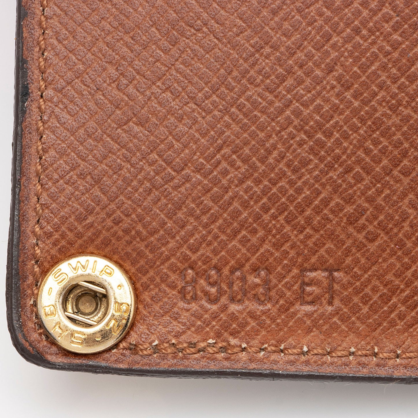 Louis Vuitton Vintage Monogram Canvas Credit Card Holder (SHF-07CLRG)