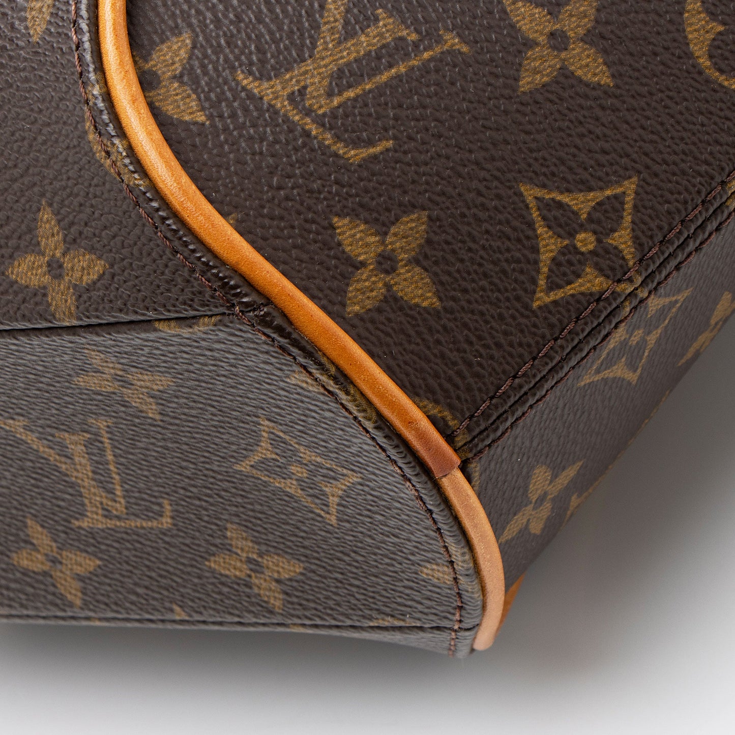 Louis Vuitton Vintage Monogram Canvas Ellipse PM Satchel (SHF-jWViTV)