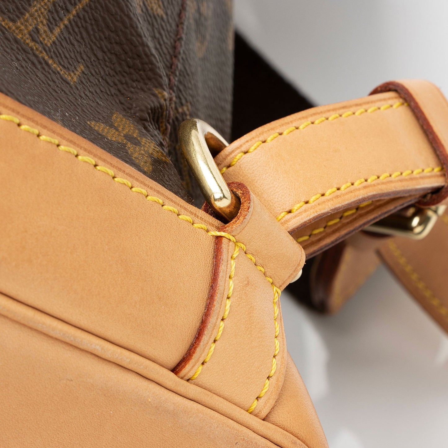 Louis Vuitton Vintage Monogram Canvas Montsouris GM Backpack (SHF-U1EeMl)