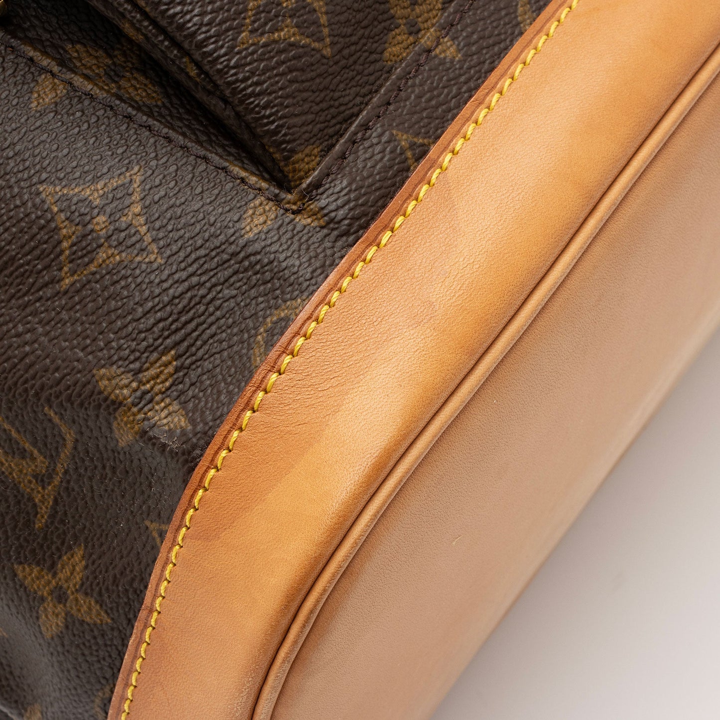 Louis Vuitton Vintage Monogram Canvas Montsouris GM Backpack (SHF-U1EeMl)